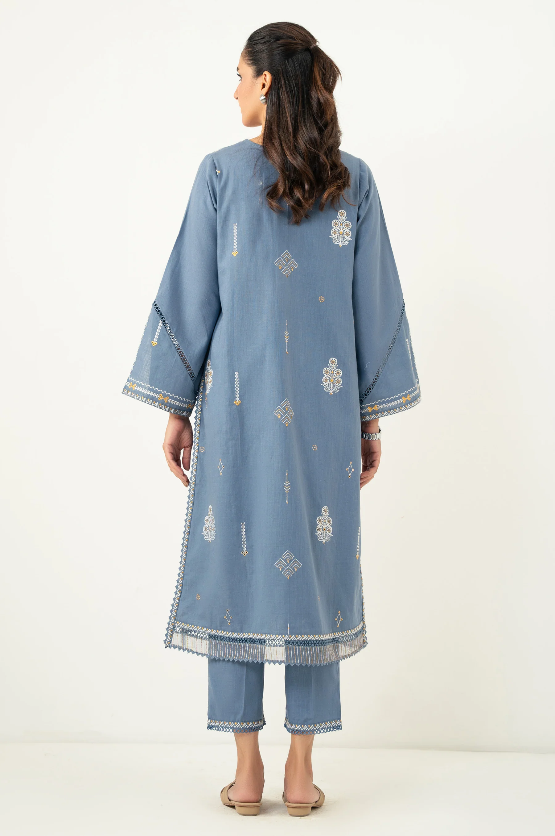 EMBROIDERED SUIT - Image 5