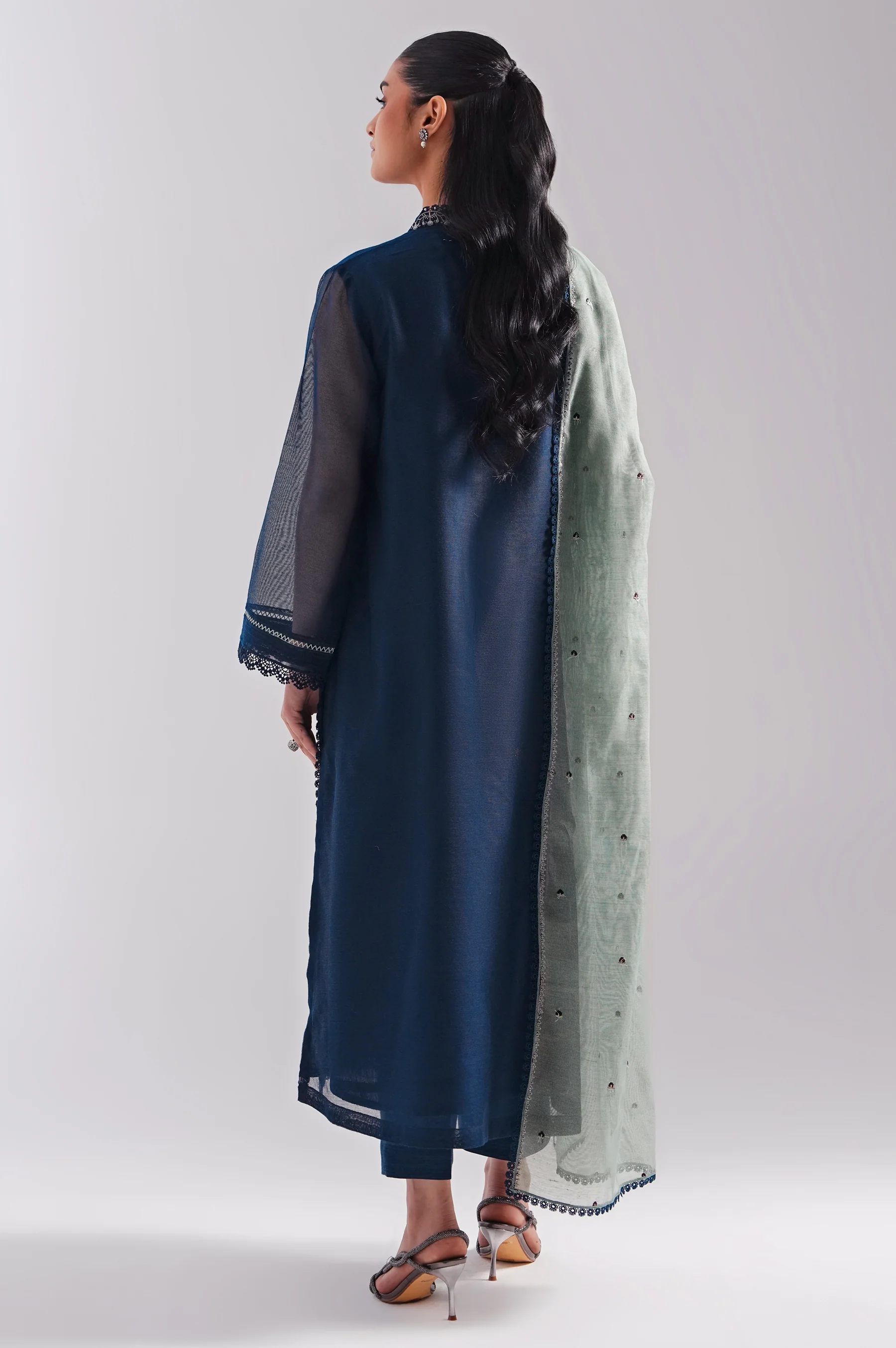 EMBROIDERED SUIT - Image 3