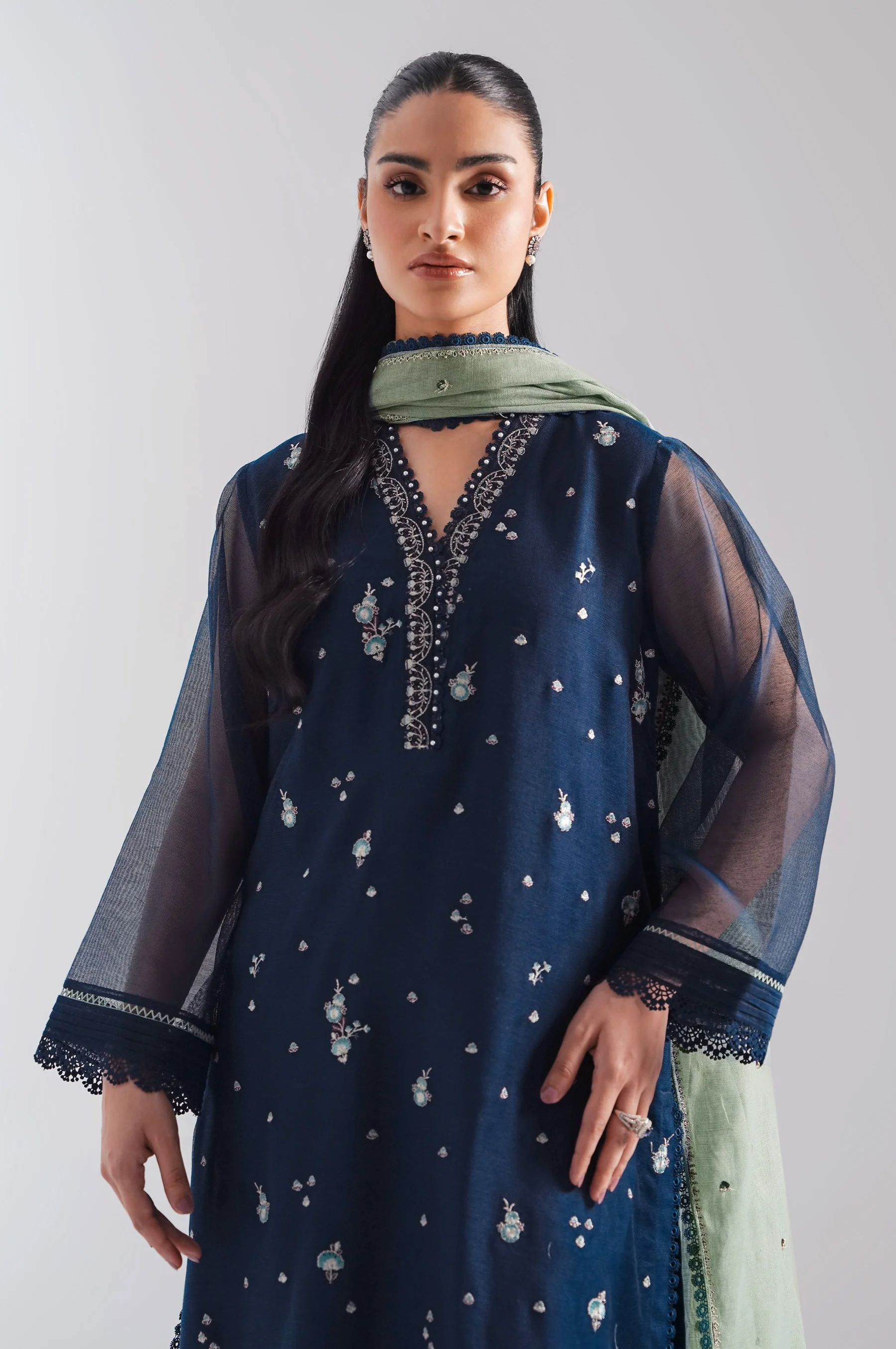 EMBROIDERED SUIT - Image 5