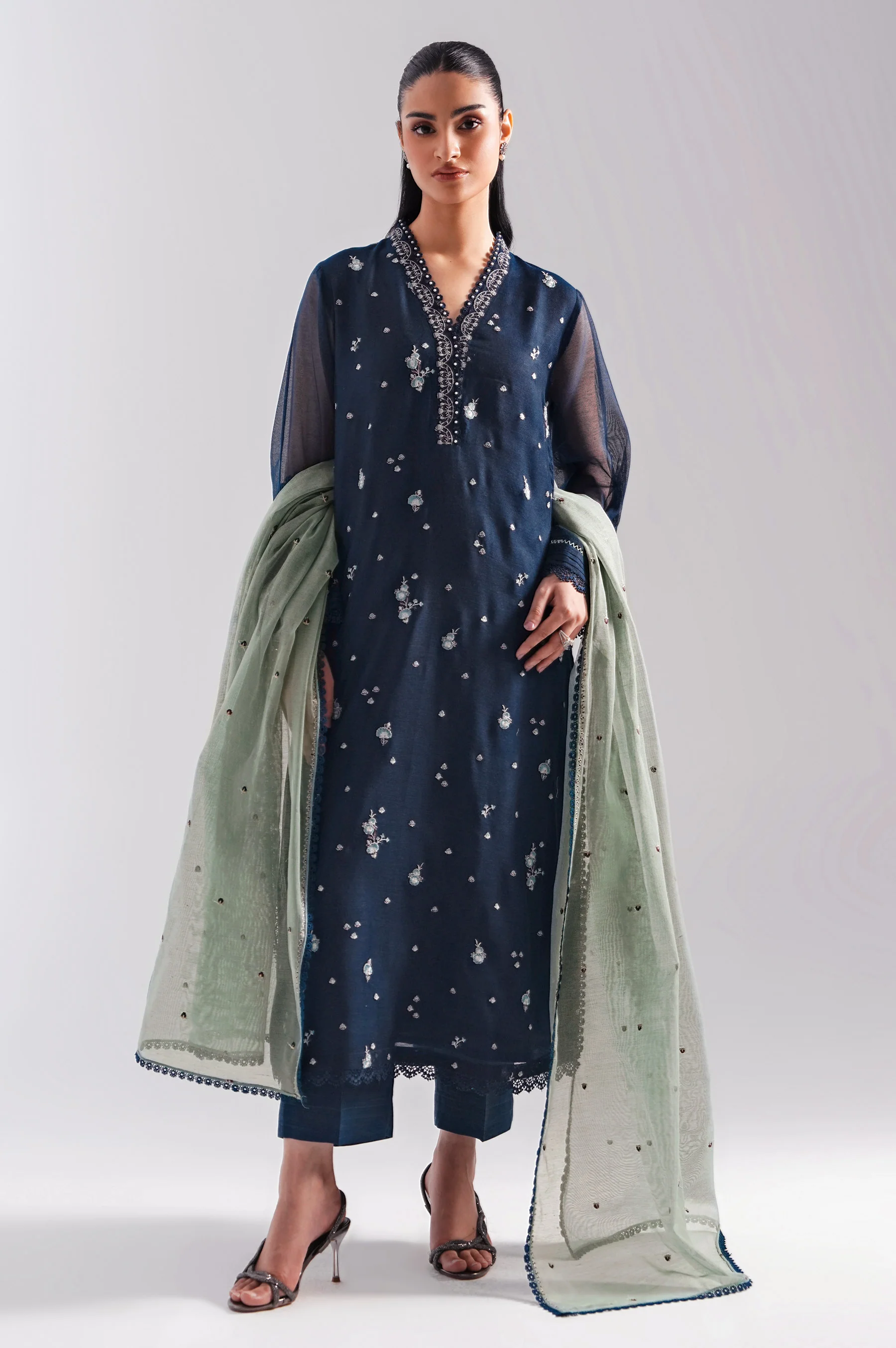 EMBROIDERED SUIT - Image 6