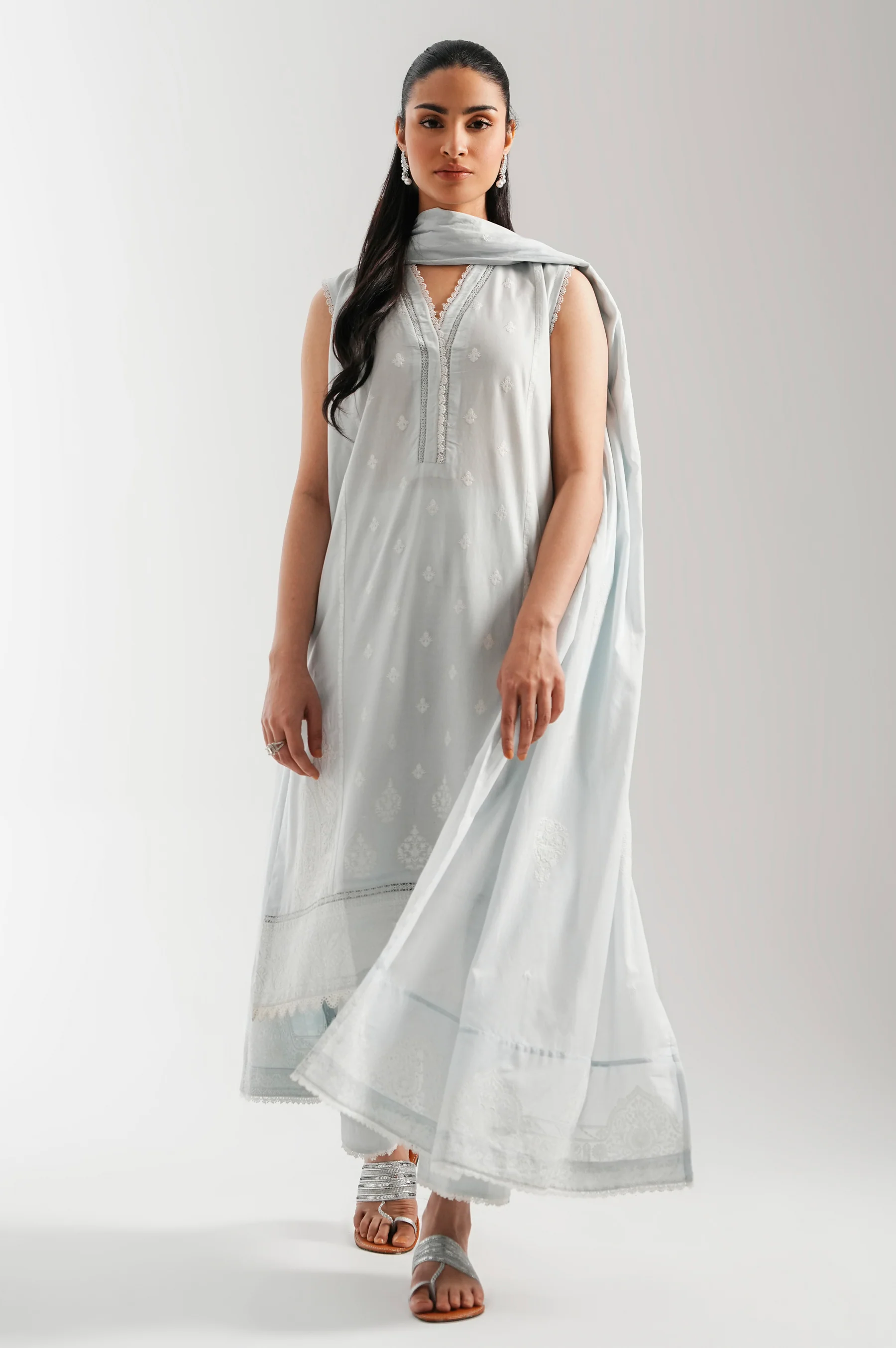 EMBROIDERED CHIKANKARI STITCHED DUPATTA (FACTORY E-OUTLET)