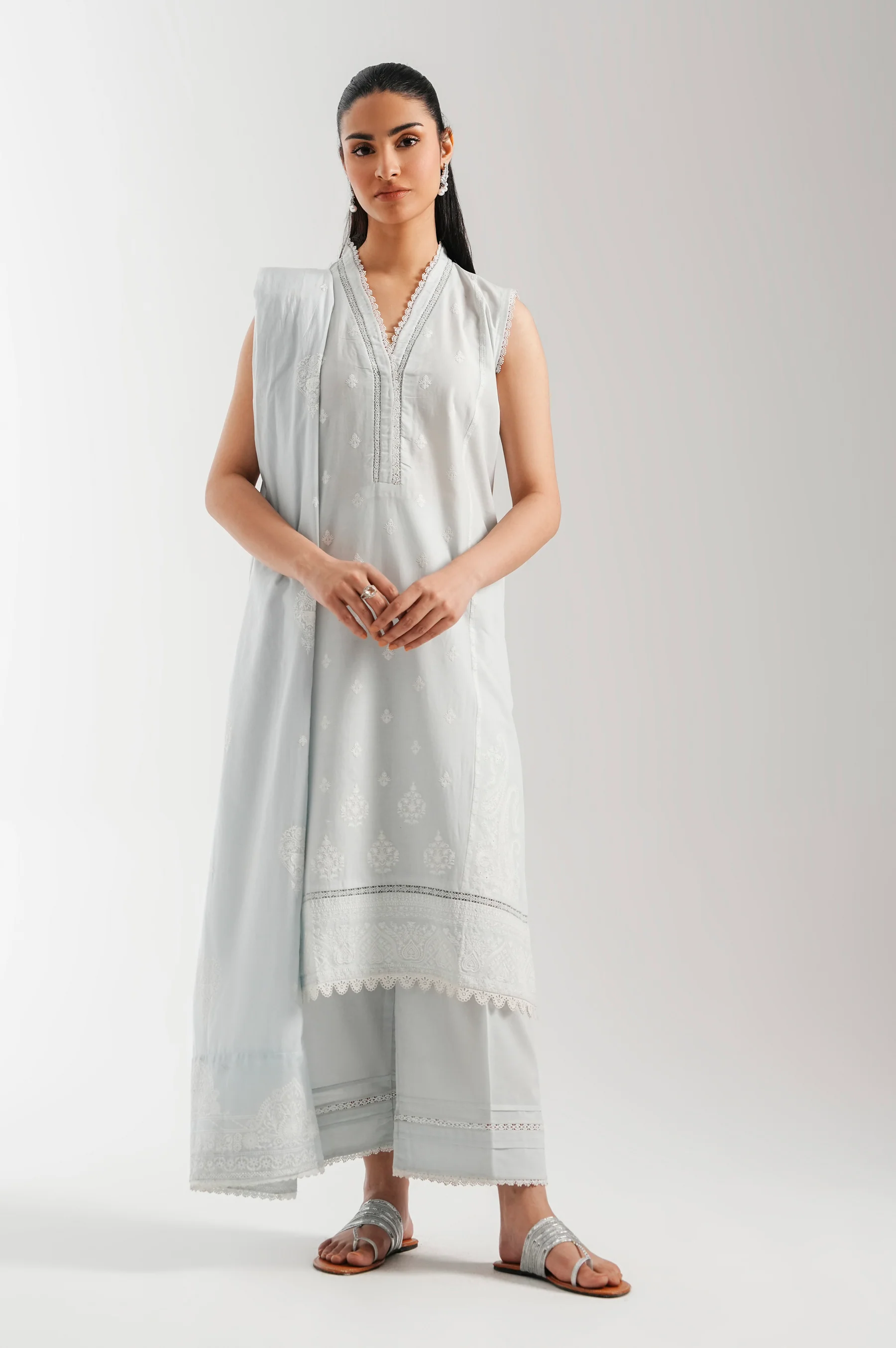 EMBROIDERED CHIKANKARI STITCHED DUPATTA (FACTORY E-OUTLET) - Image 2