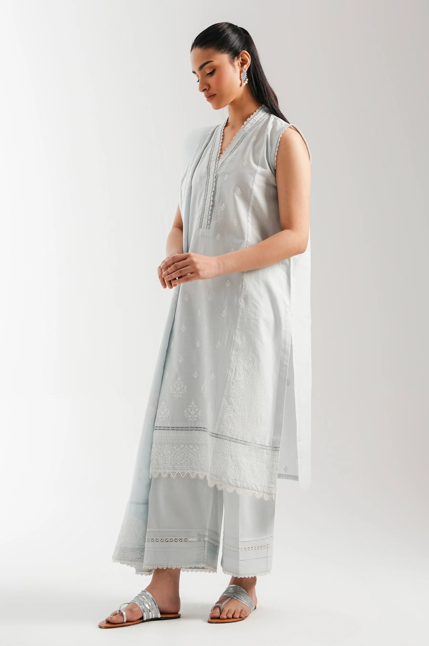 EMBROIDERED CHIKANKARI STITCHED DUPATTA (FACTORY E-OUTLET) - Image 3