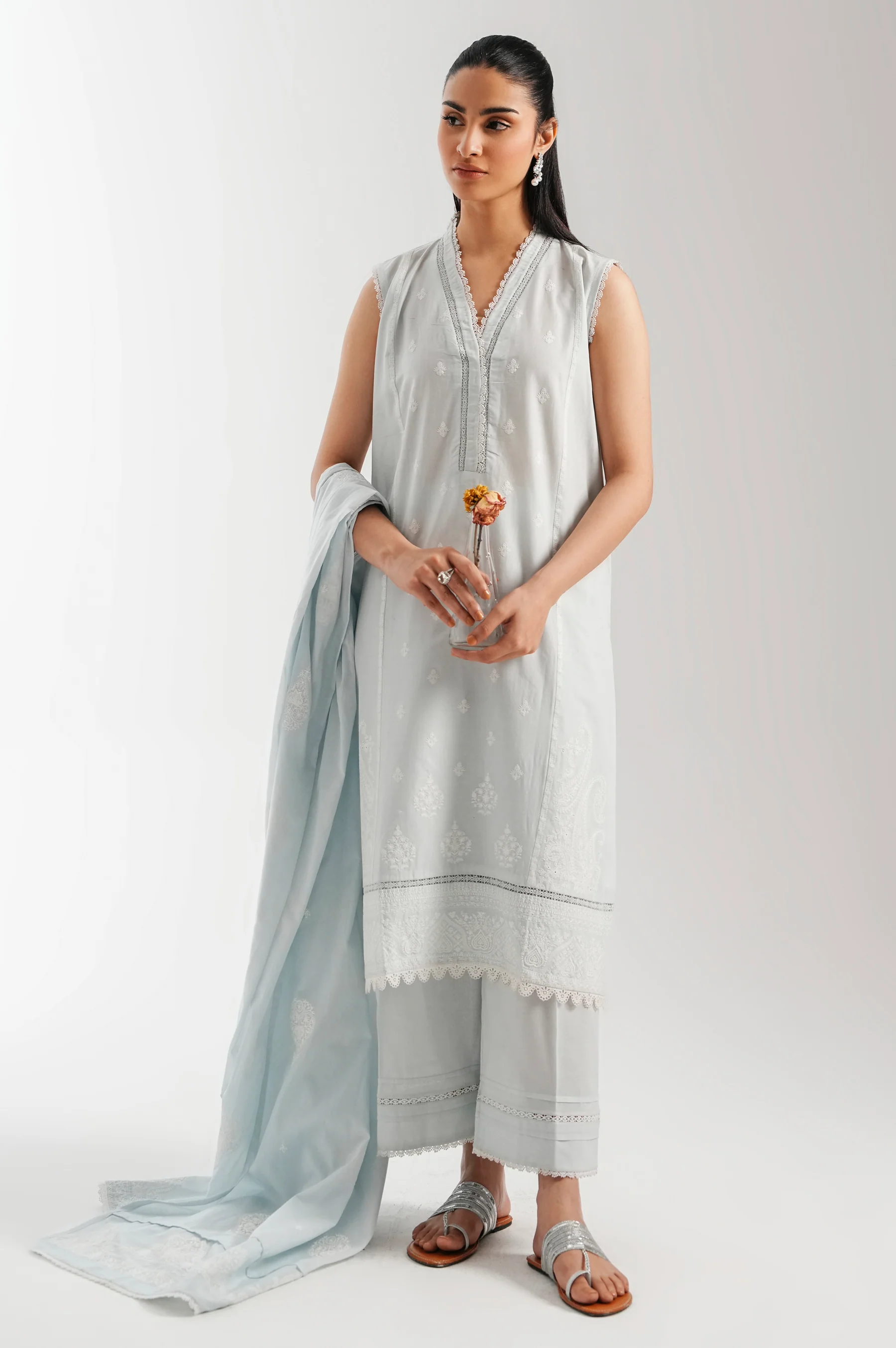 EMBROIDERED CHIKANKARI STITCHED DUPATTA (FACTORY E-OUTLET) - Image 4