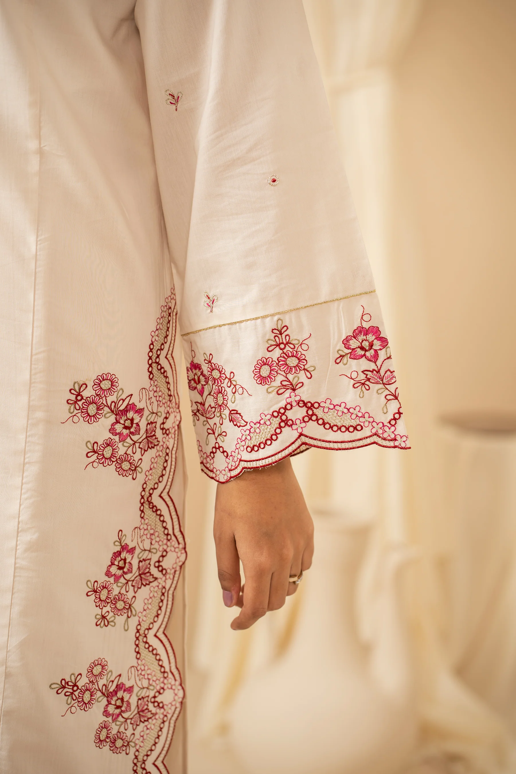 EMBROIDERED COTTON LINEN STITCHED DUPATTA (FACTORY E-OUTLET) - Image 2