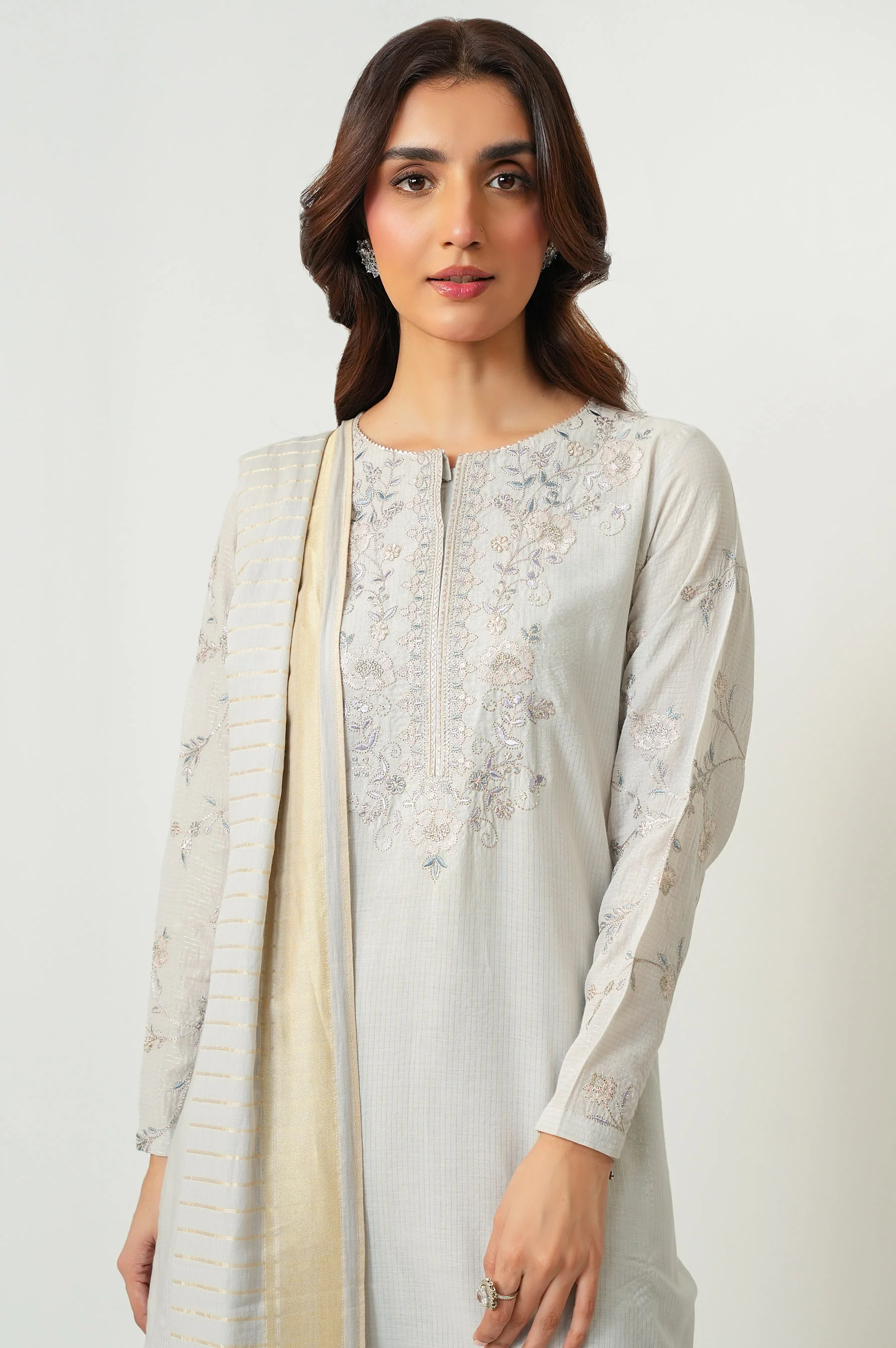 EMBROIDERED DOBBY STITCHED DUPATTA (FACTORY E-OUTLET) - Image 3