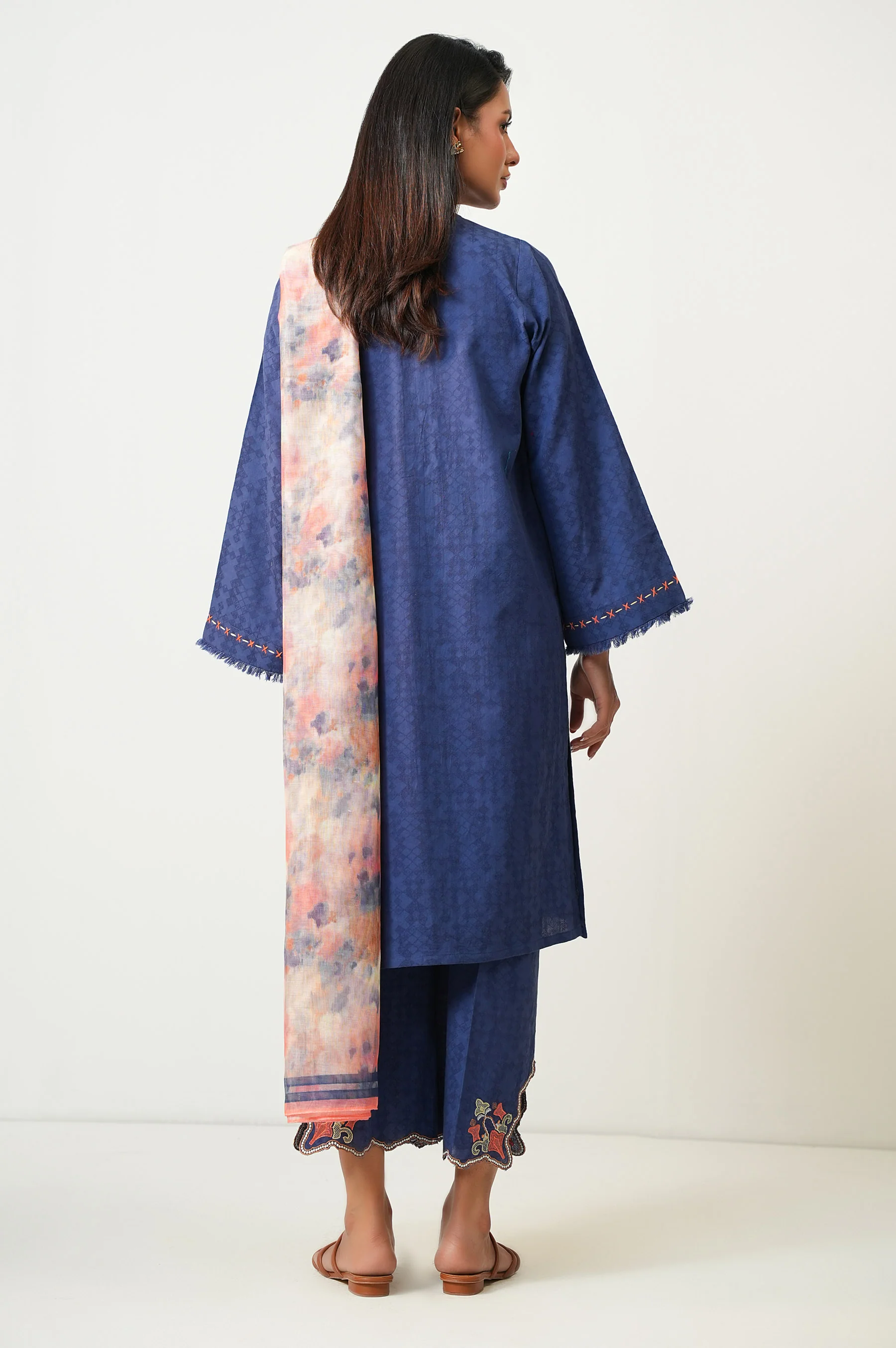 STITCHED EMBROIDERED DOBBY SUIT - Image 6