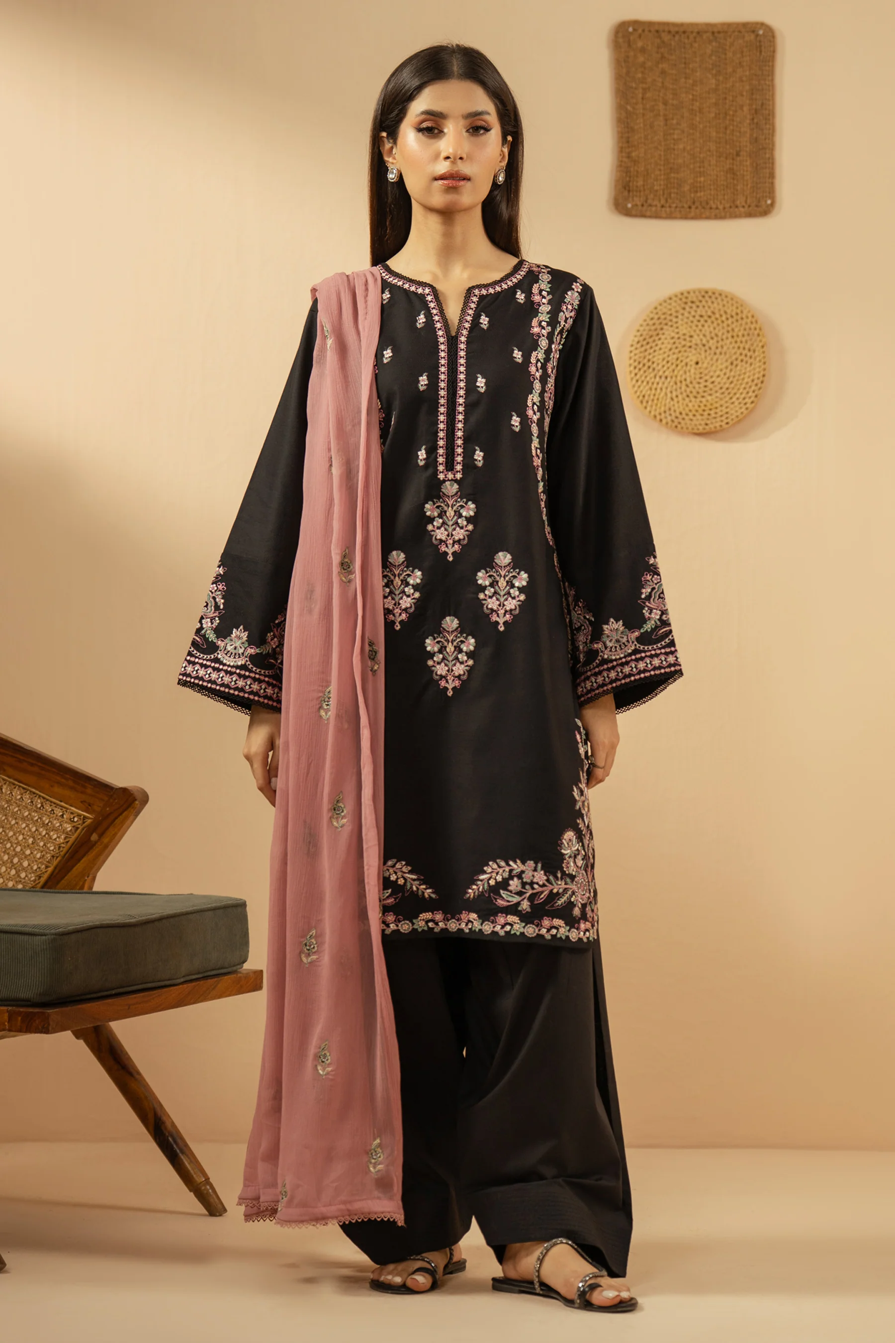EMBROIDERED DOBBY STITCHED 3 PIECE SUIT