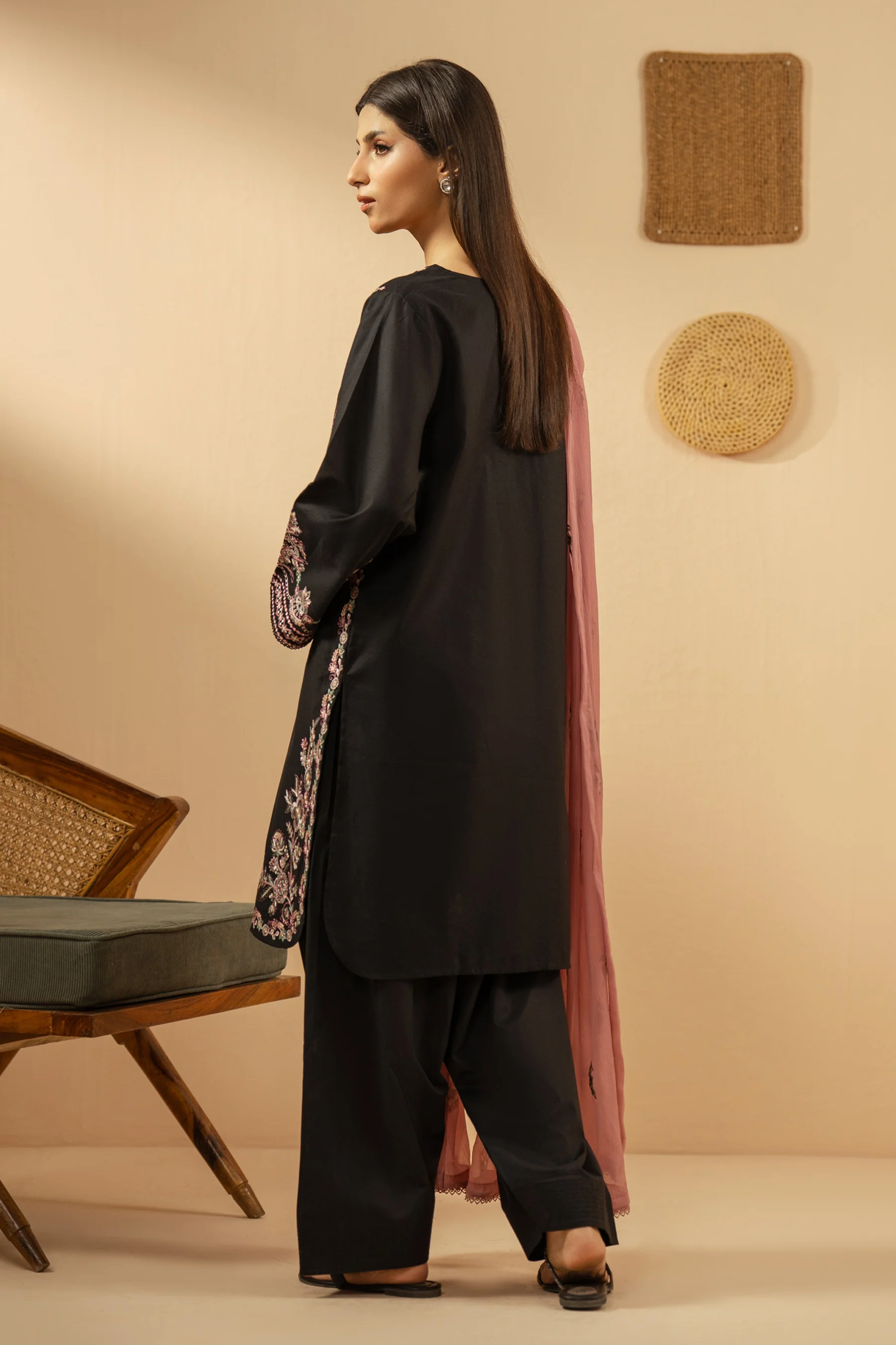 EMBROIDERED DOBBY STITCHED 3 PIECE SUIT - Image 2