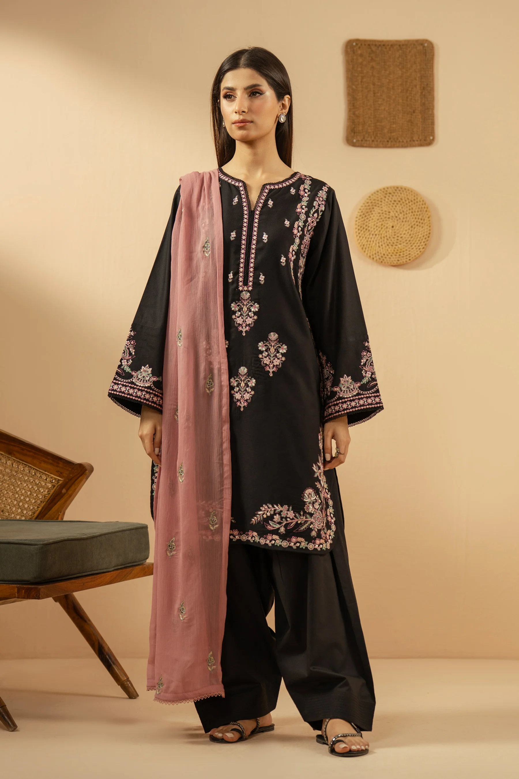 EMBROIDERED DOBBY STITCHED 3 PIECE SUIT - Image 3