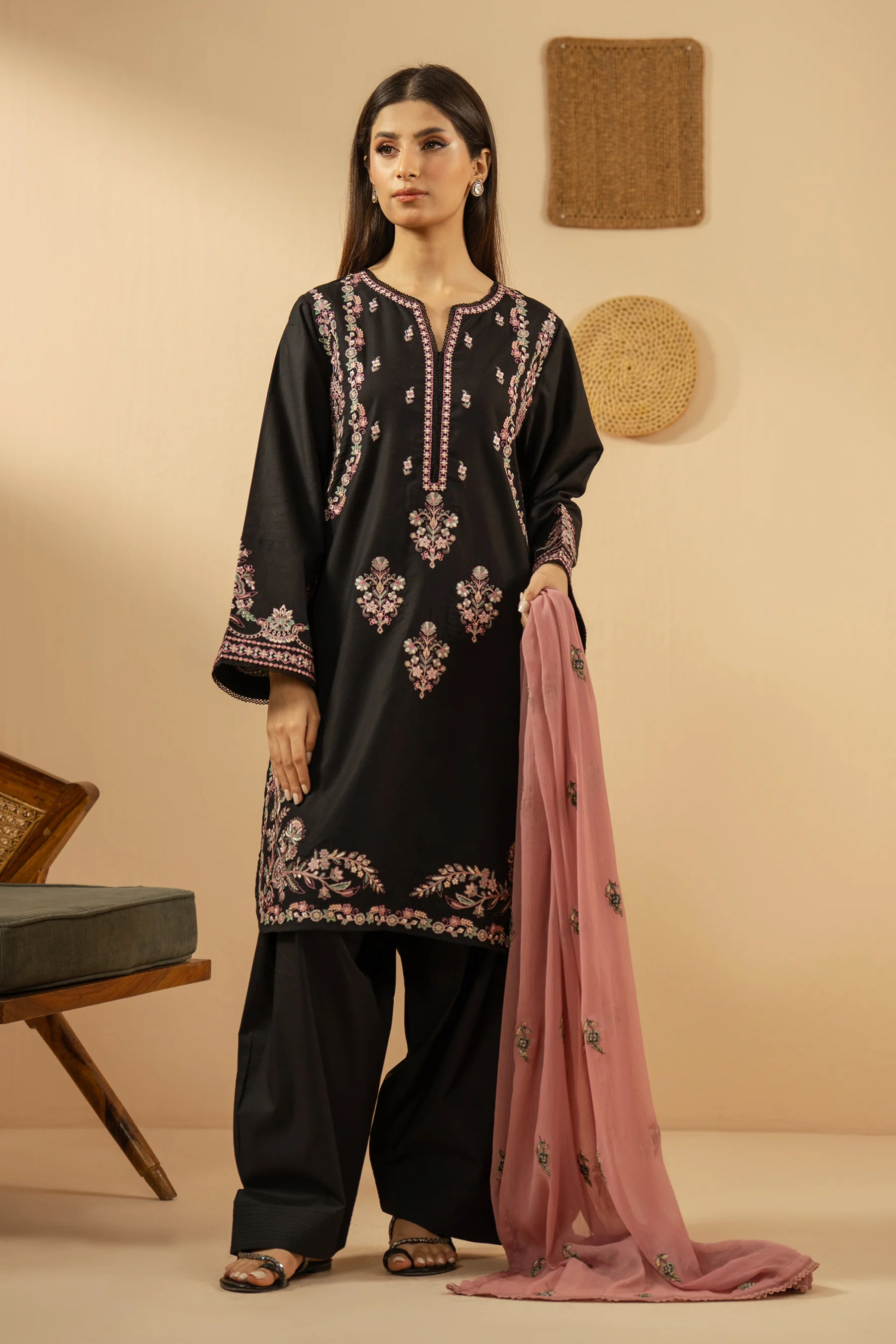 EMBROIDERED DOBBY STITCHED 3 PIECE SUIT - Image 5