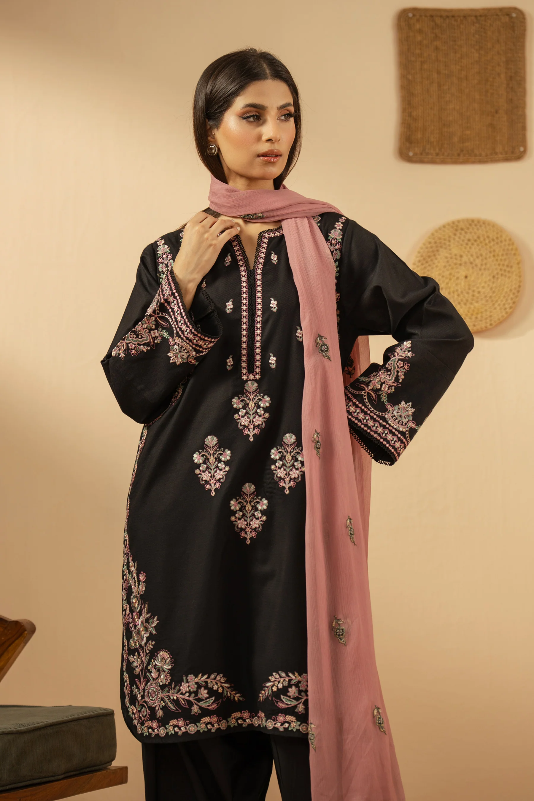 EMBROIDERED DOBBY STITCHED 3 PIECE SUIT - Image 7