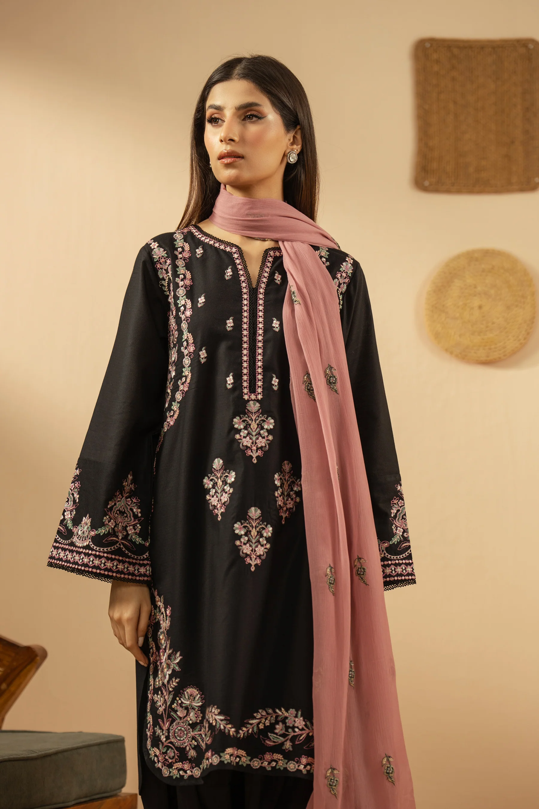 EMBROIDERED DOBBY STITCHED 3 PIECE SUIT - Image 8