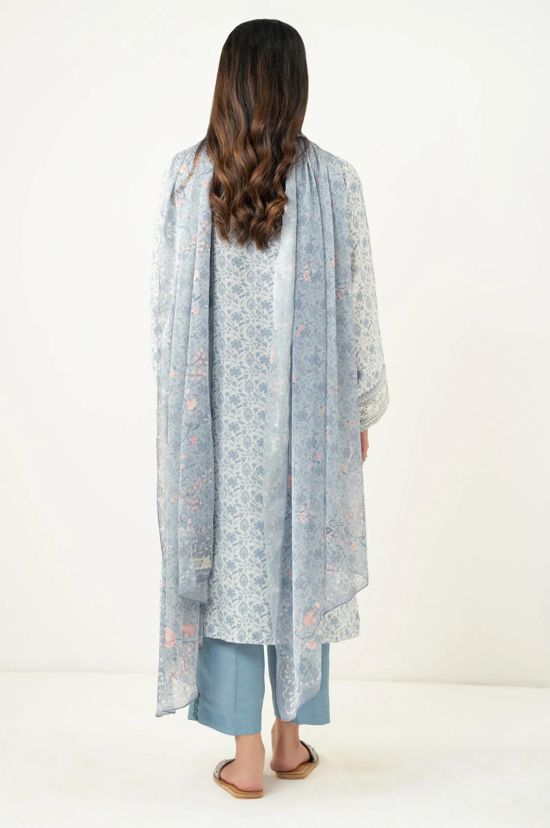 EMBROIDERED SUIT - Image 3