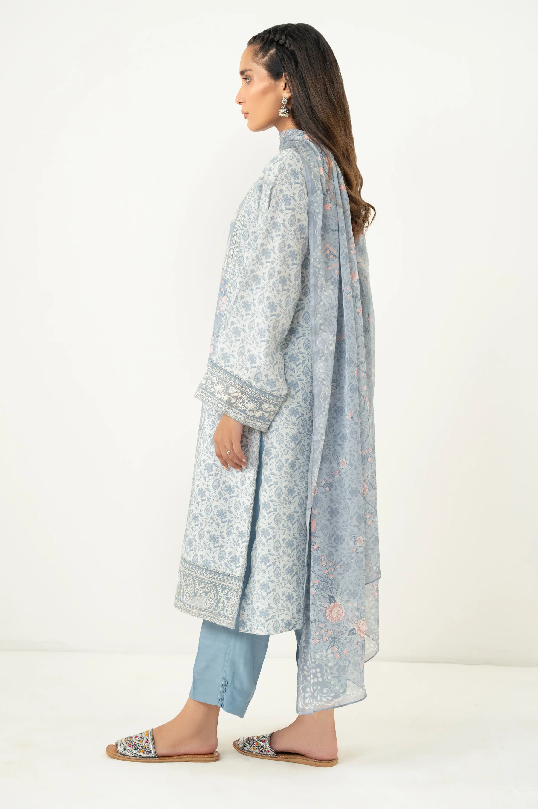 EMBROIDERED SUIT - Image 4