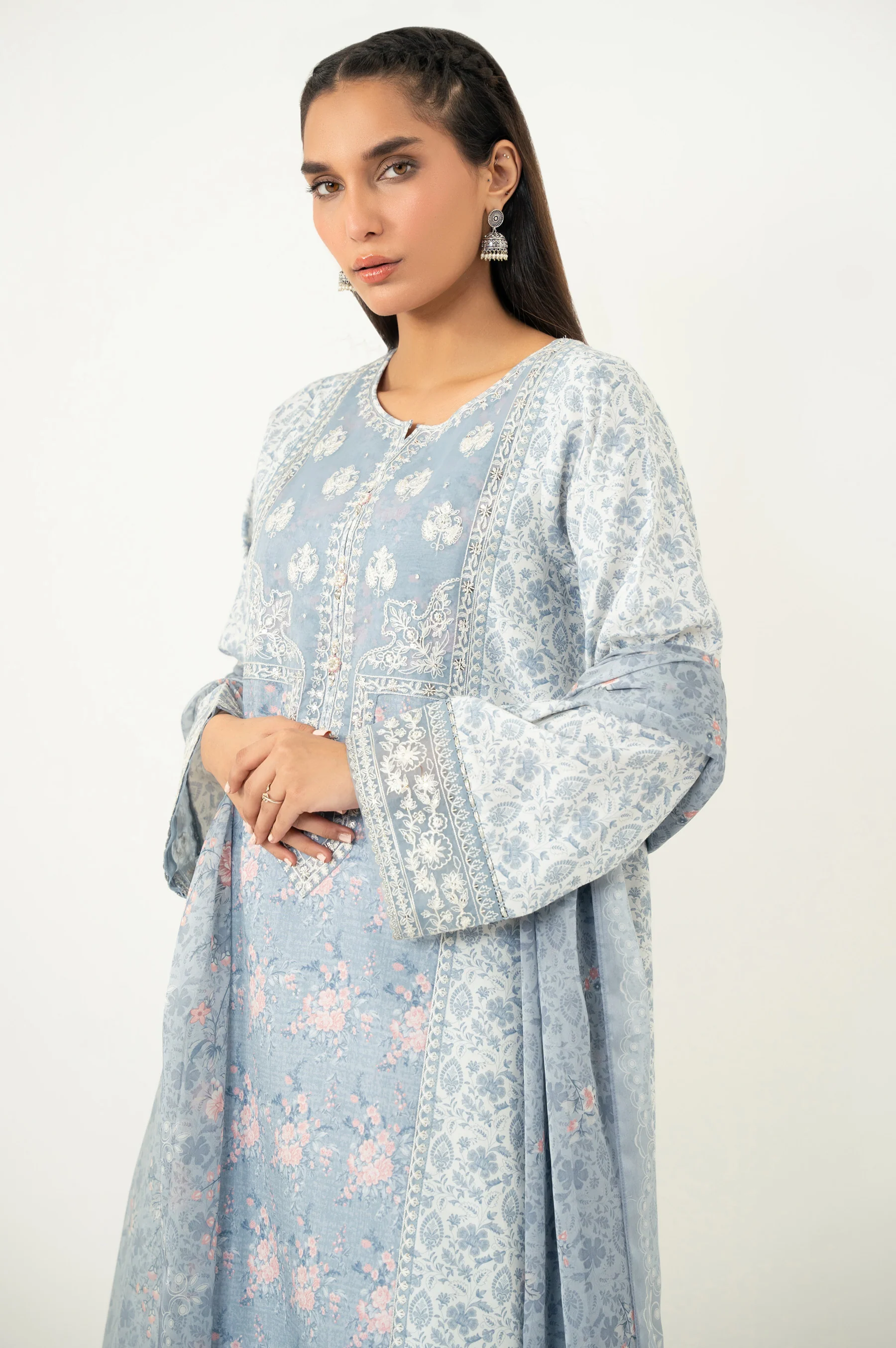 EMBROIDERED SUIT - Image 5