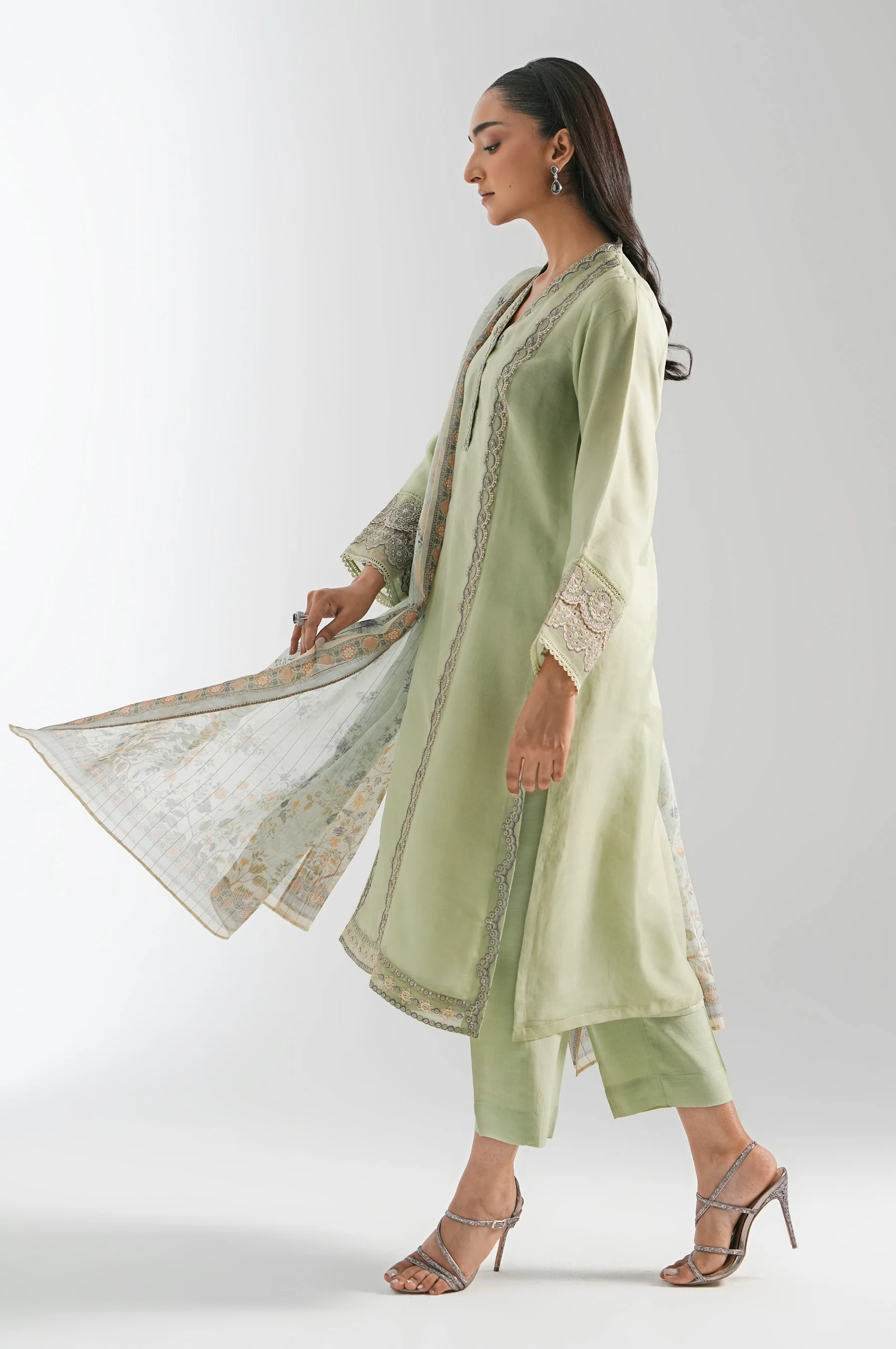 EMBROIDERED STITCHED DUPATTA (FACTORY E-OUTLET) - Image 4