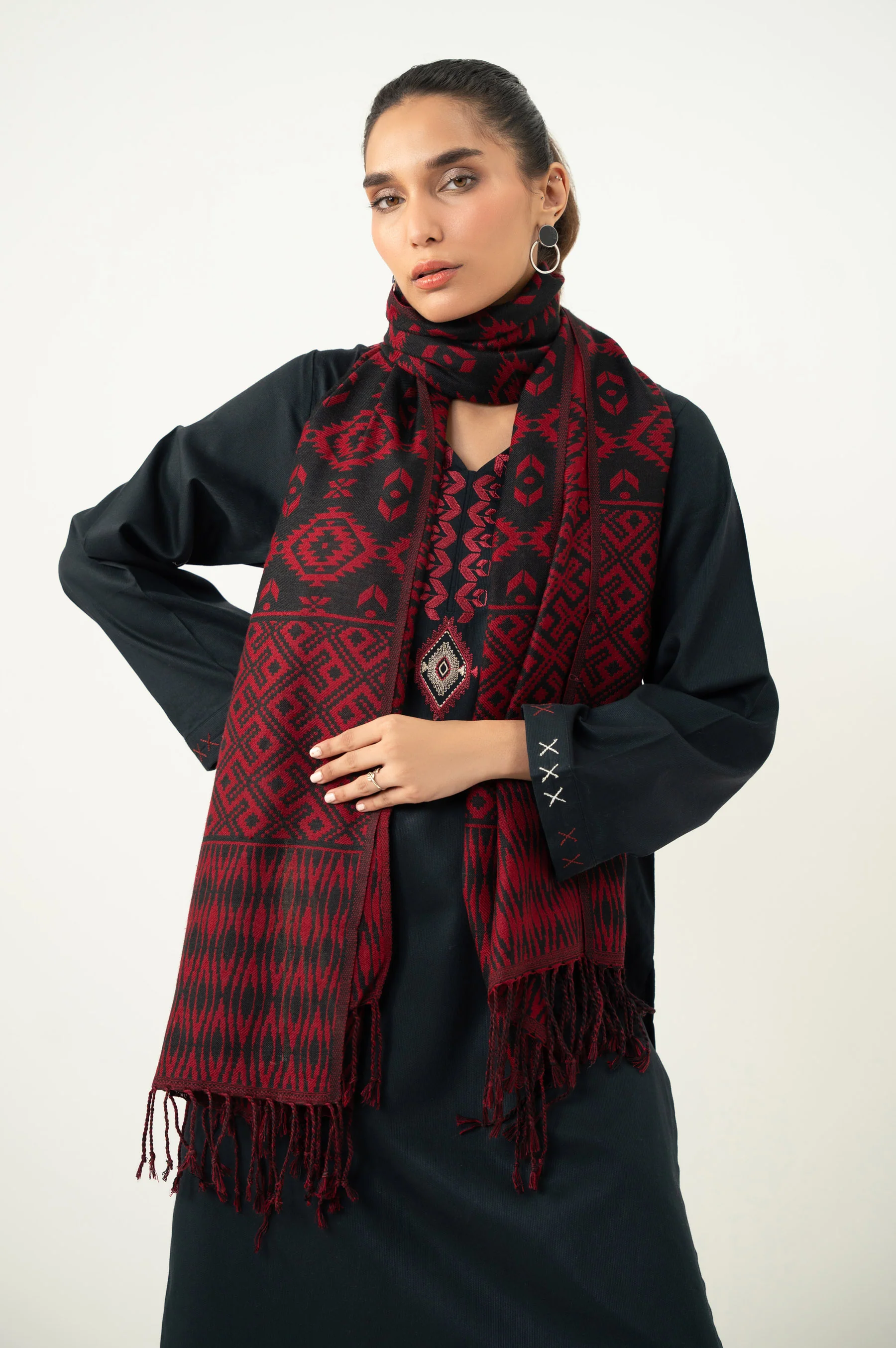 EMBROIDERED DOBBY STITCHED DUPATTA (FACTORY E-OUTLET) - Image 2