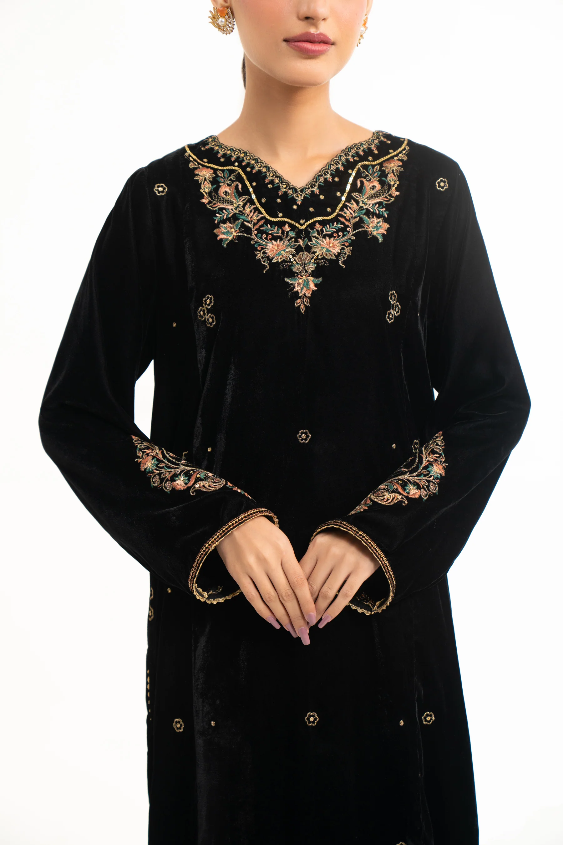 EMBROIDERED VELVET STITCHED DUPATTA (FACTORY E-OUTLET) - Image 7