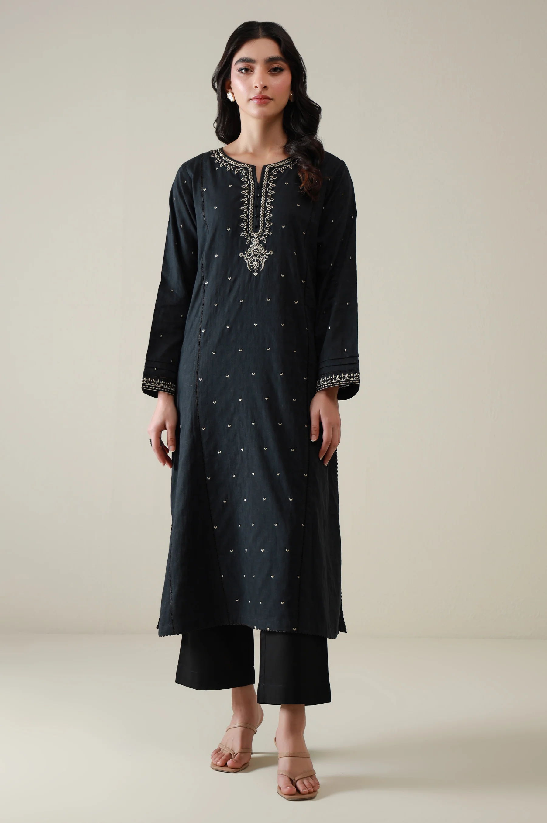 Sticthed 1 Piece Embroidered Jacquard Shirt - Image 3