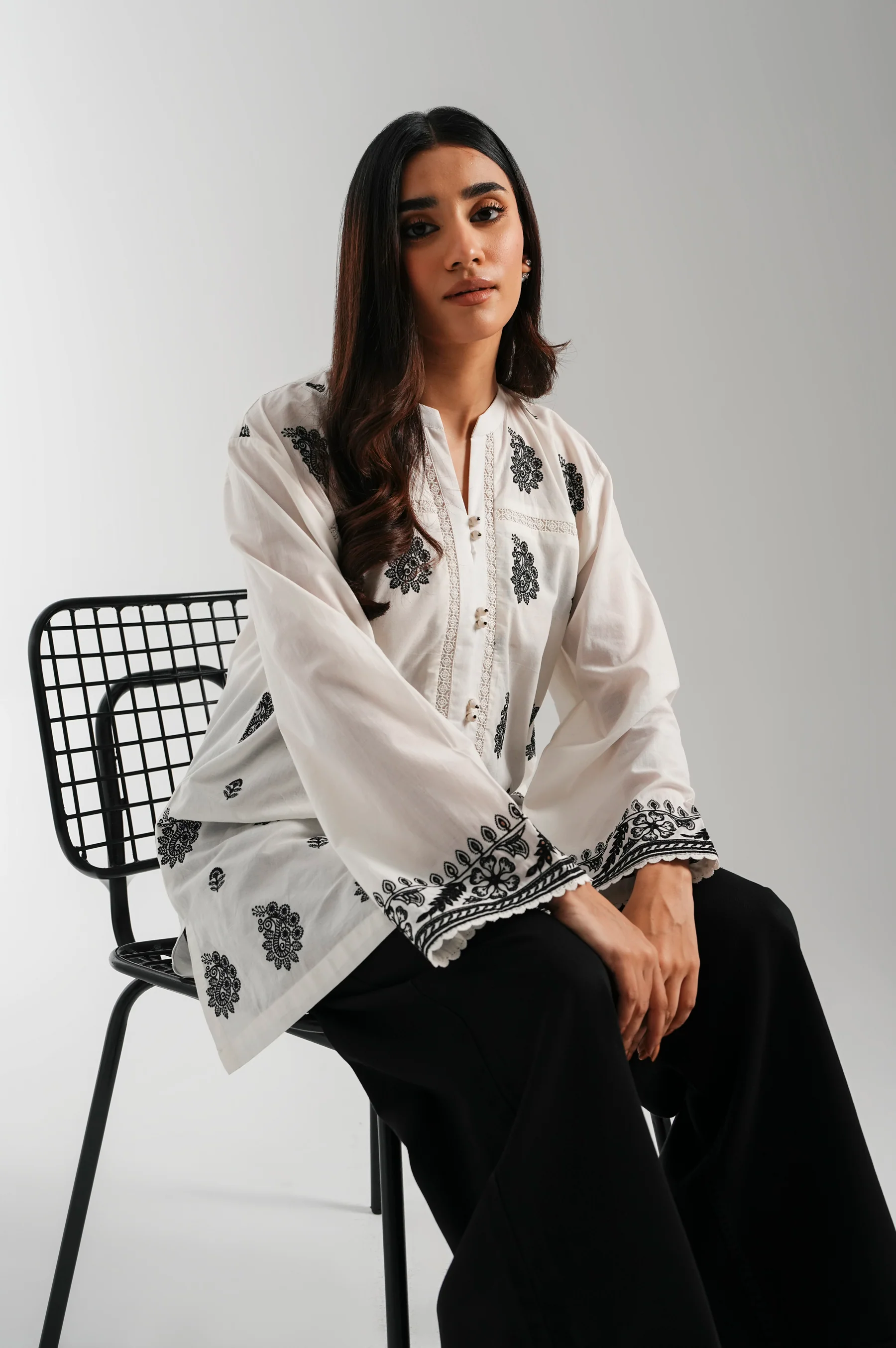 CHIKANKARI TOP - Image 4