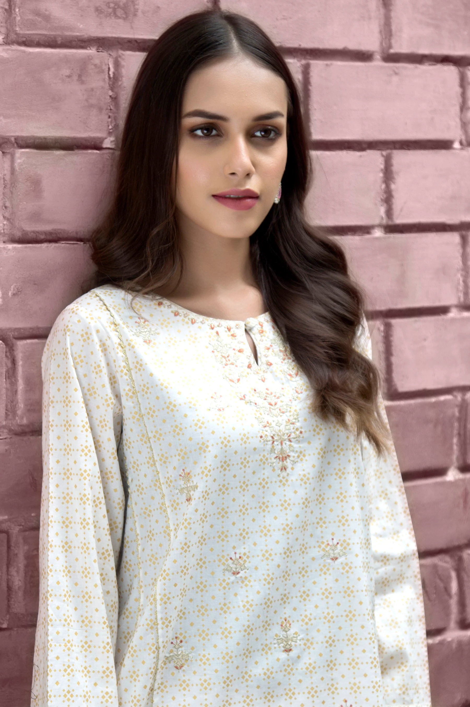 Stitched 1 Piece Embroidered Gold Past Shirt - Image 3