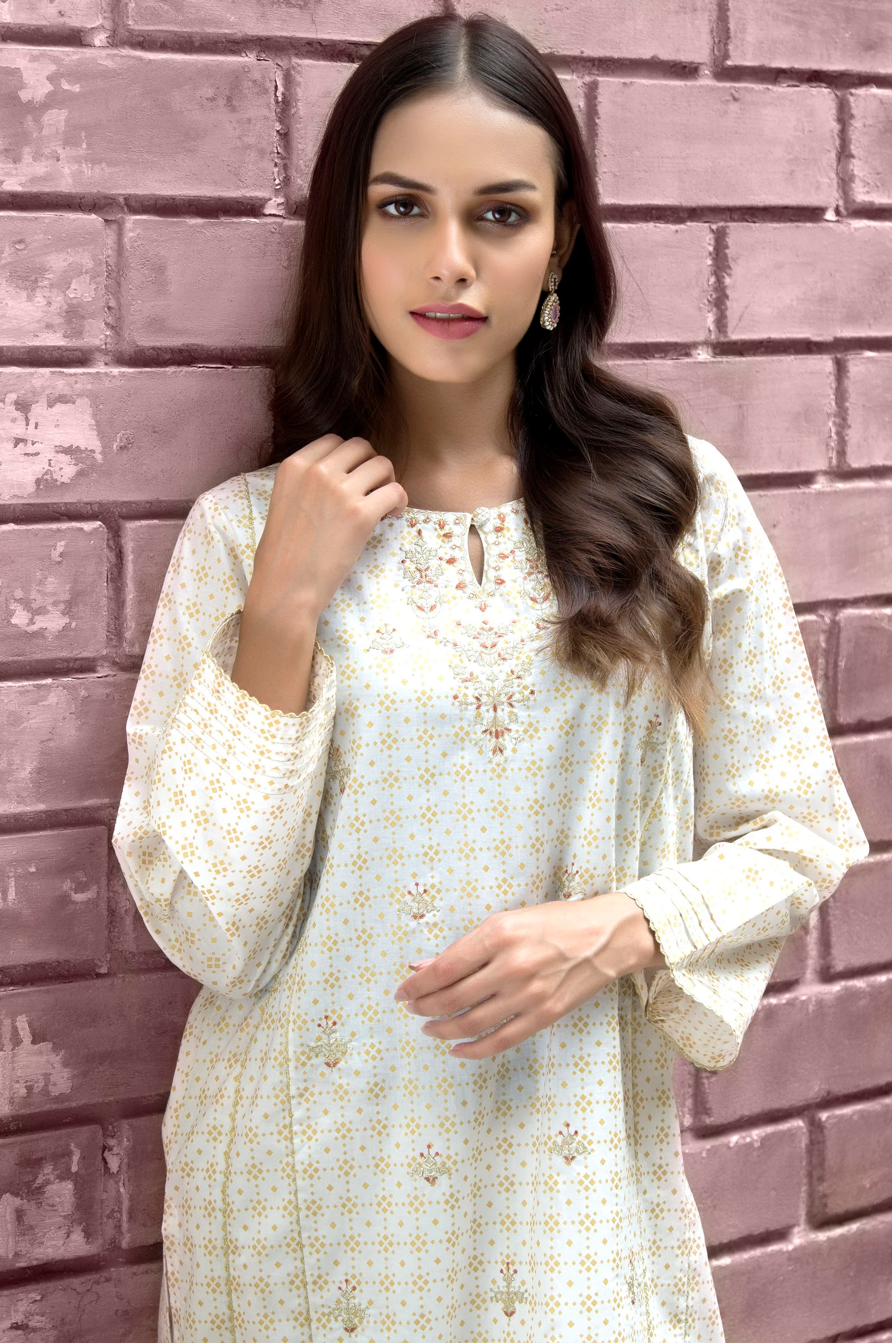 Stitched 1 Piece Embroidered Gold Past Shirt - Image 4