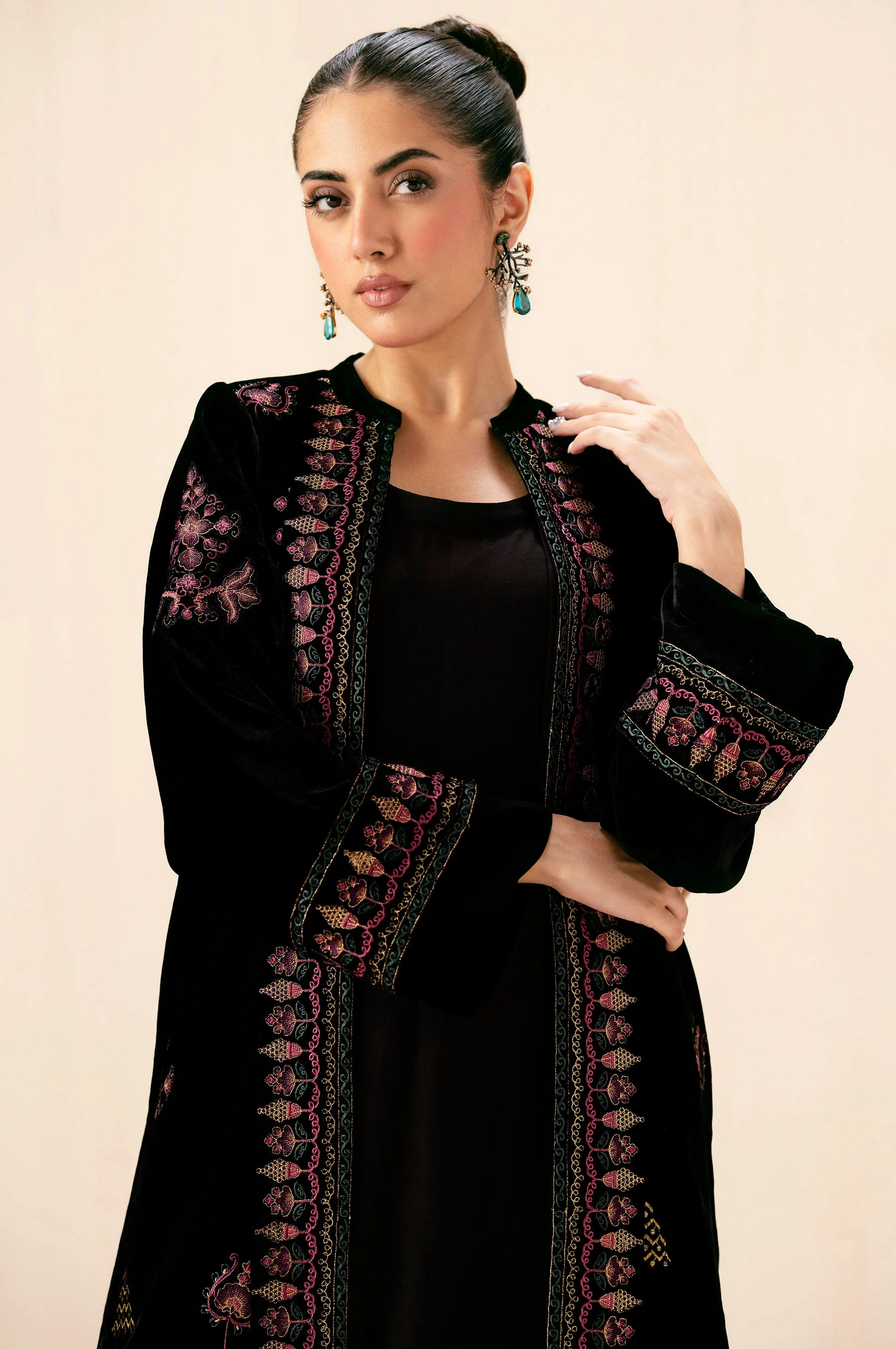 EMBROIDERED VELVET JACKET - Image 5