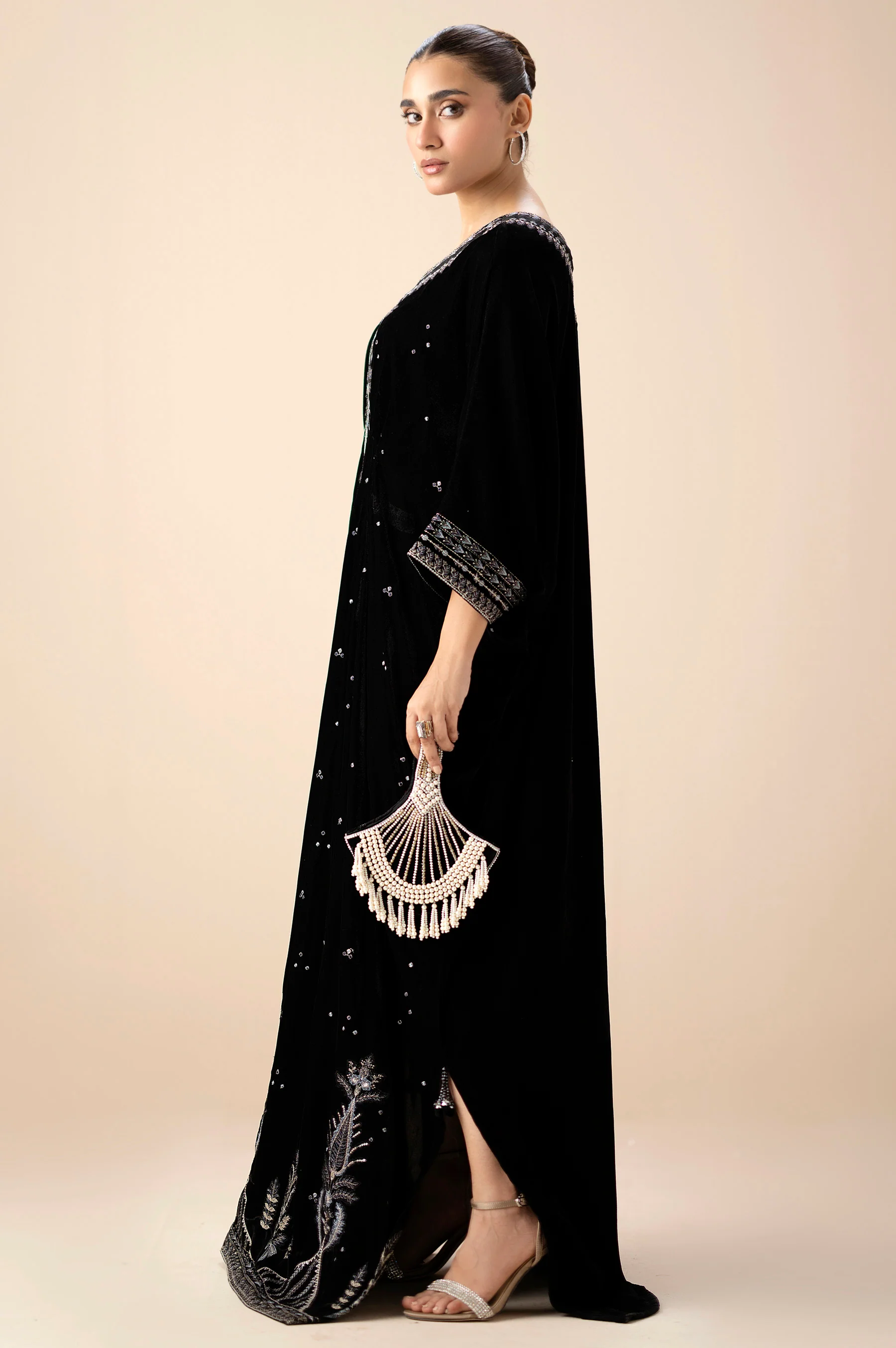 STITCHED EMBROIDERED KAFTAN - Image 4