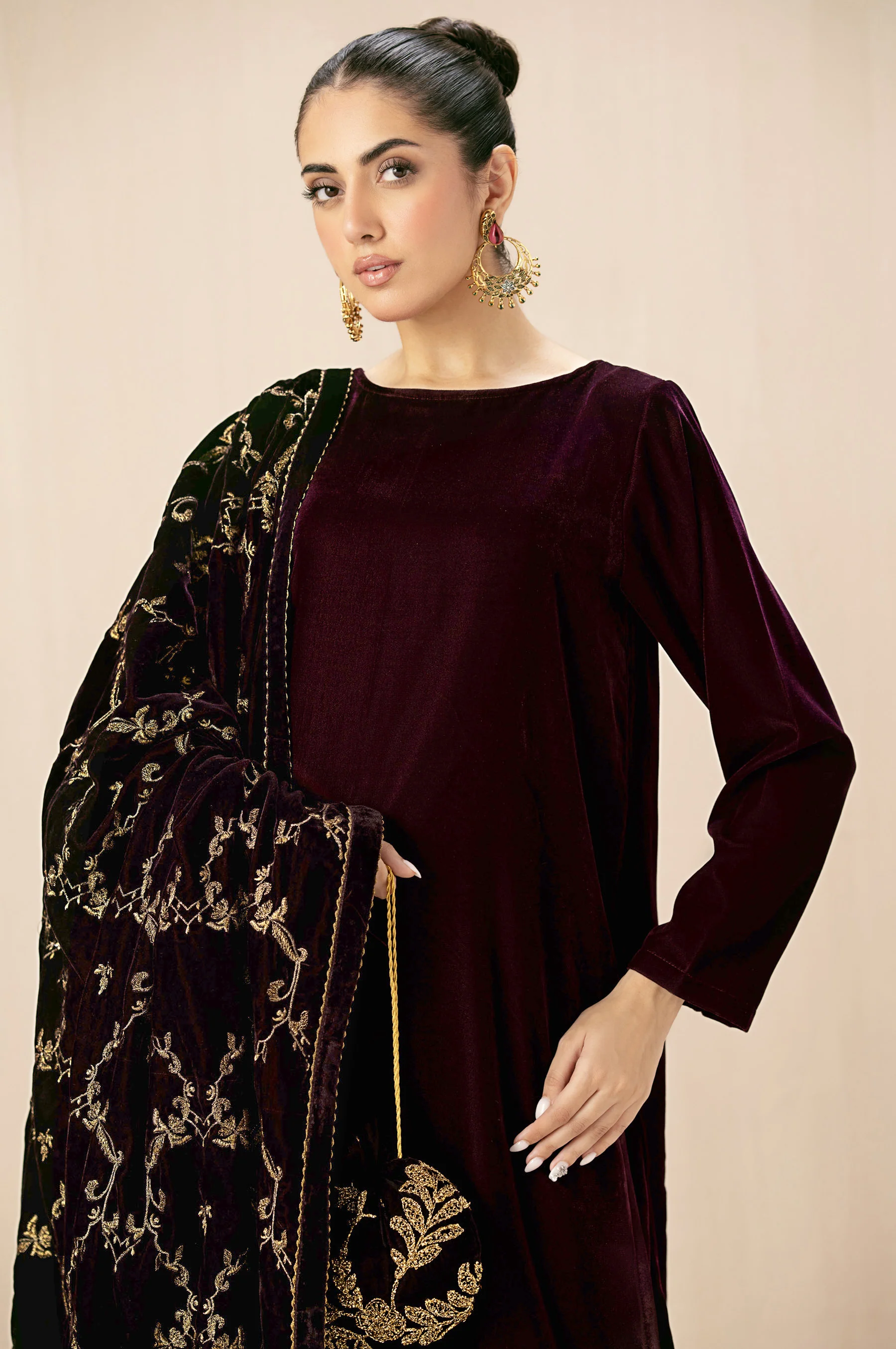 EMBROIDERED SHAWL - Image 3