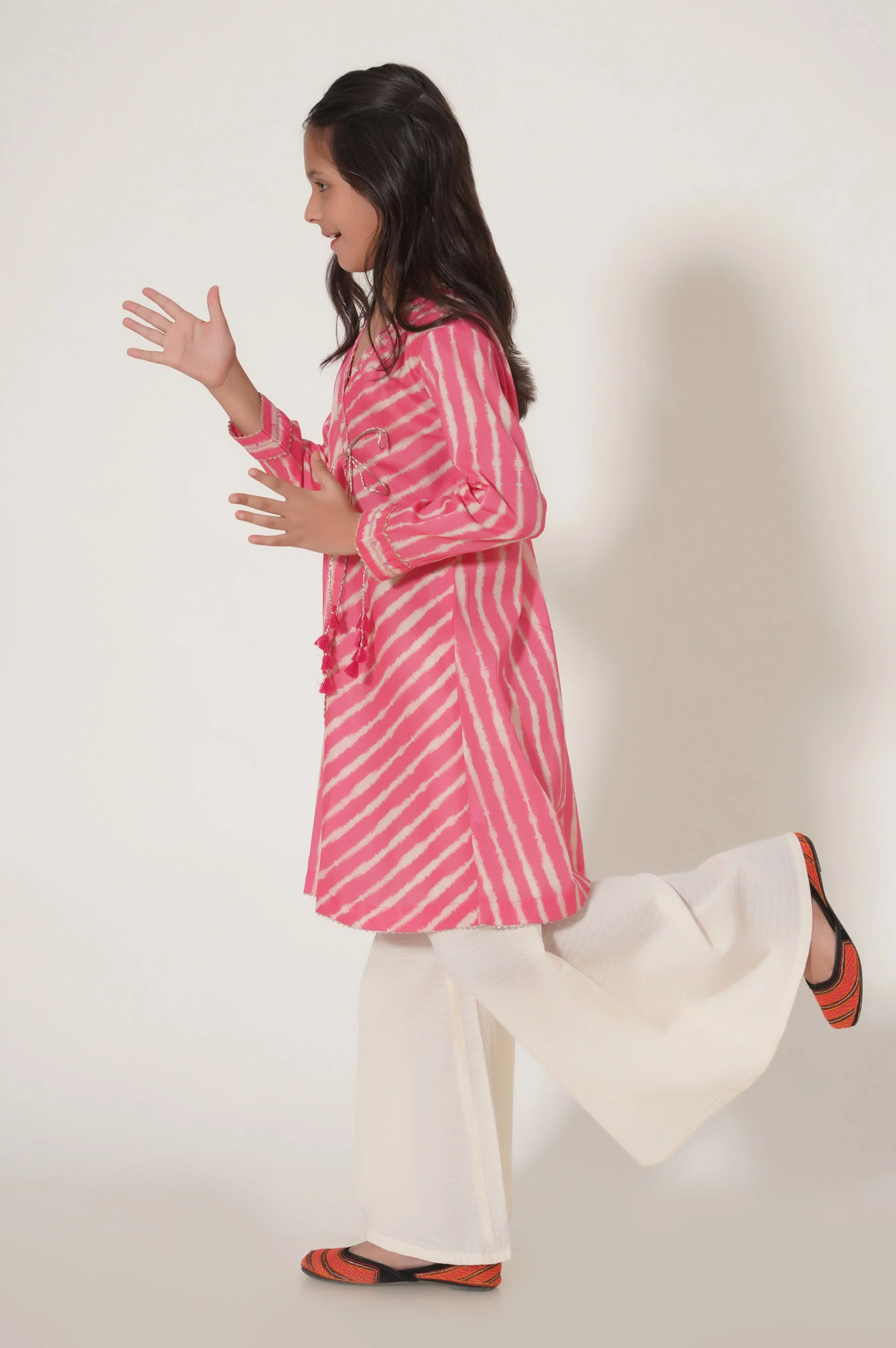 Stitched 1 Piece Embellished Lawn Shirt - Image 5