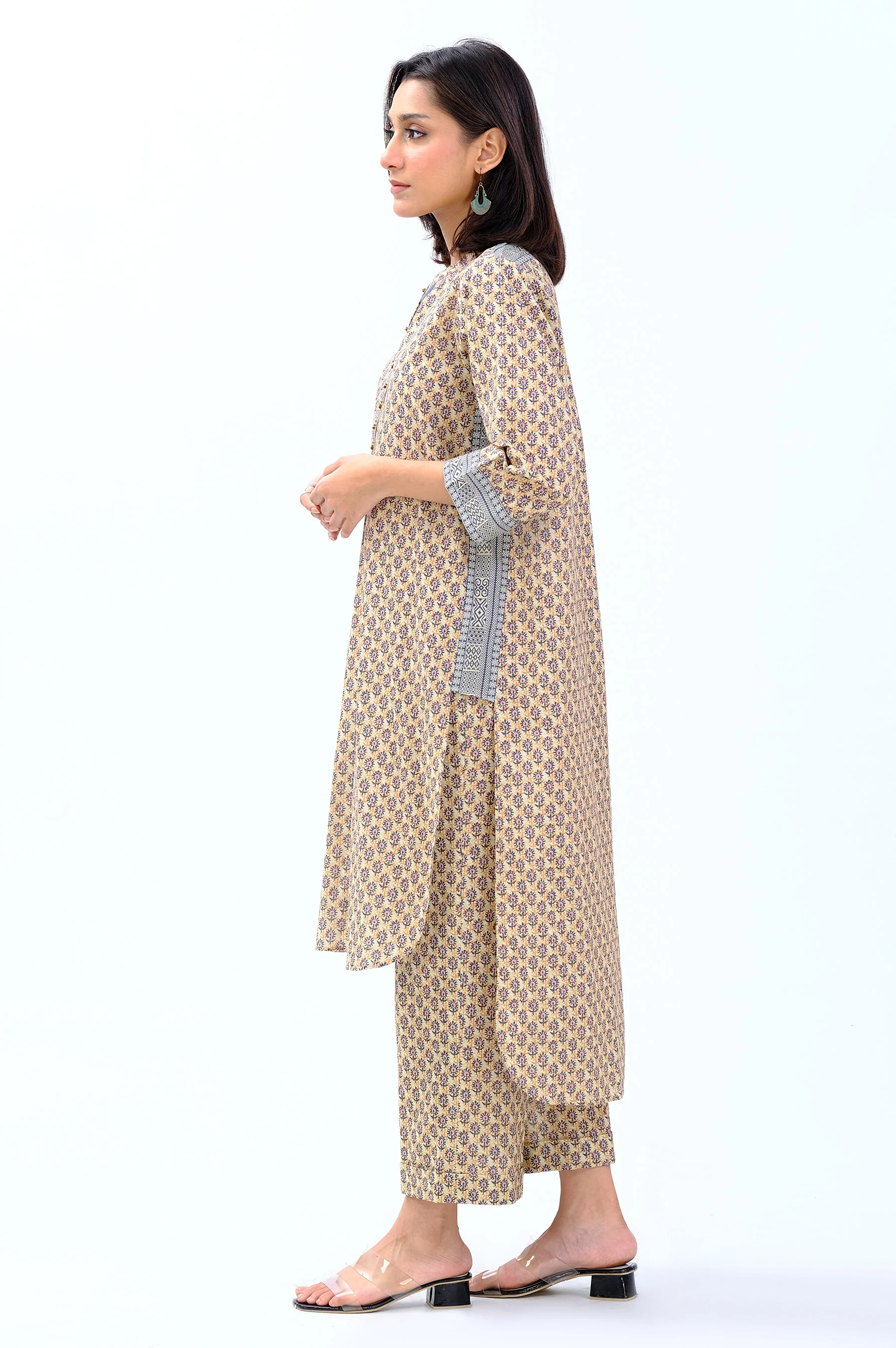 Stitched 1 Piece Printed Khaddar Shirt - Image 4