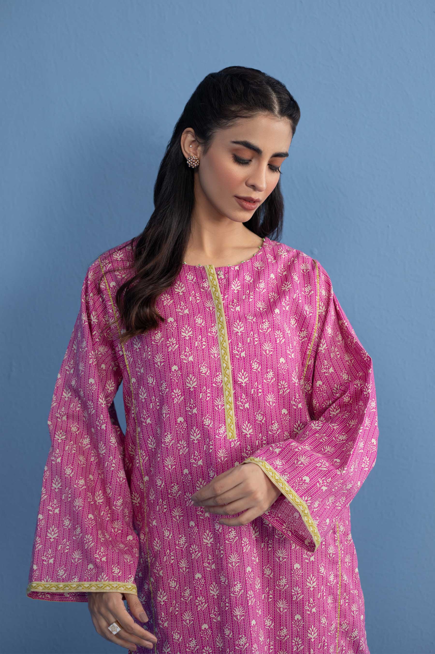 Stitched 1 Piece Printed Khaddar Shirt - Image 4
