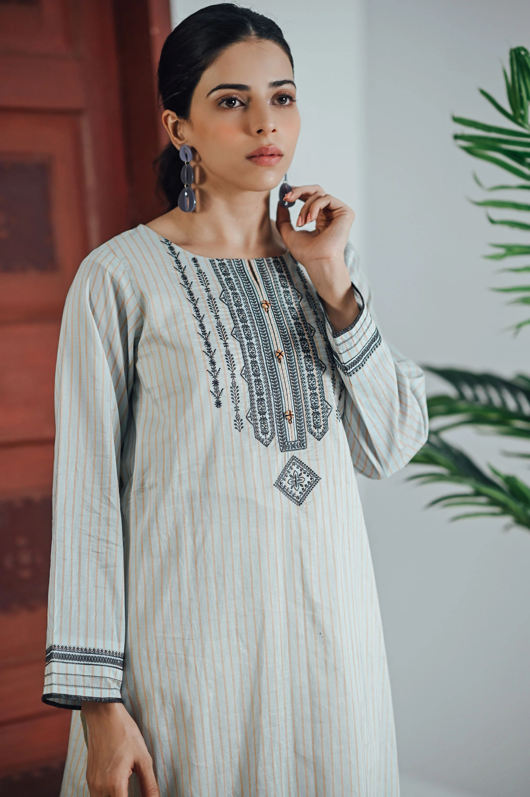 Stitched 1 Piece Yarn Dyed Stripes Shirt - Image 4