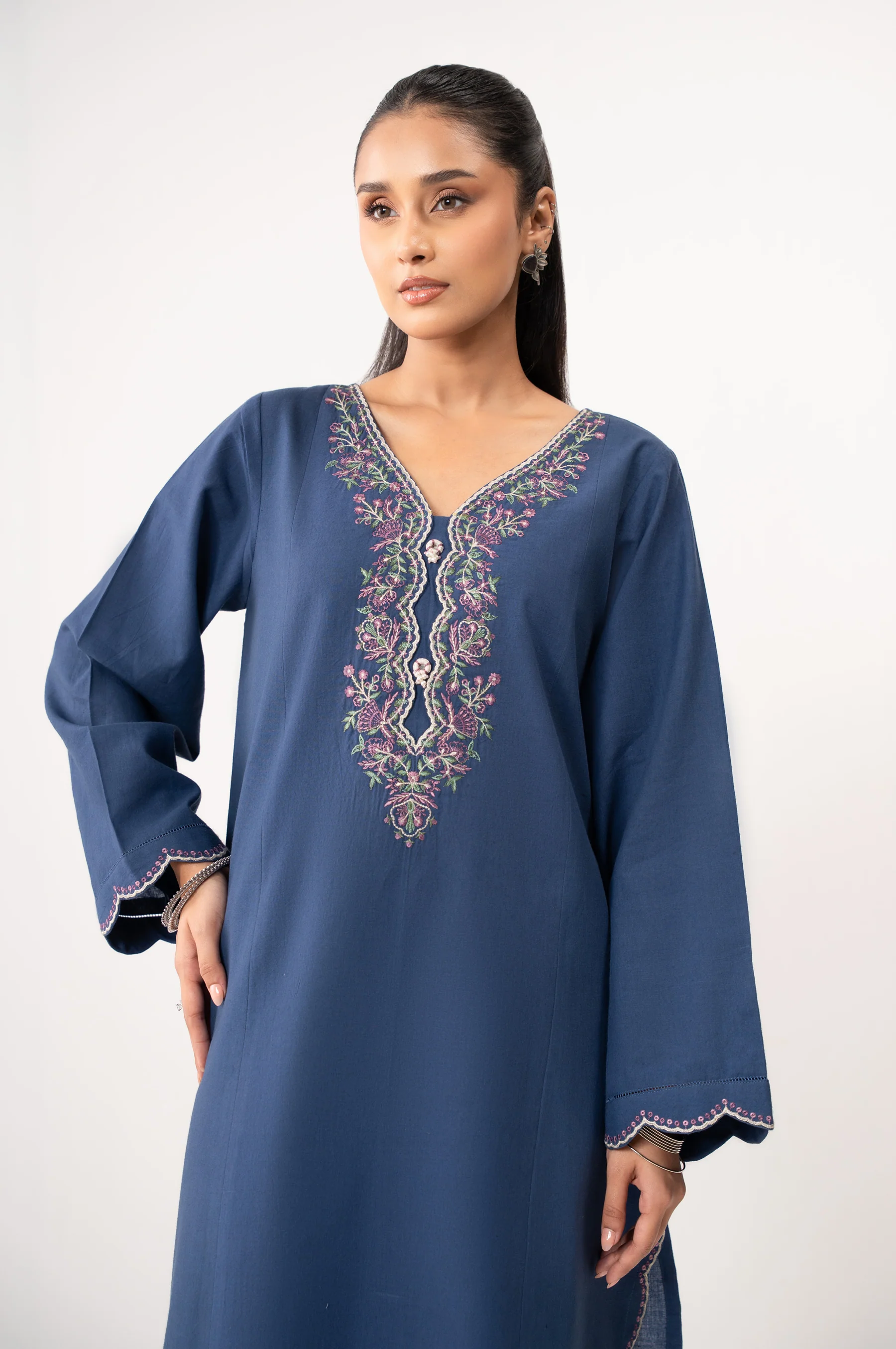 STITCHED EMBROIDERED CAMBRIC SUIT - Image 3
