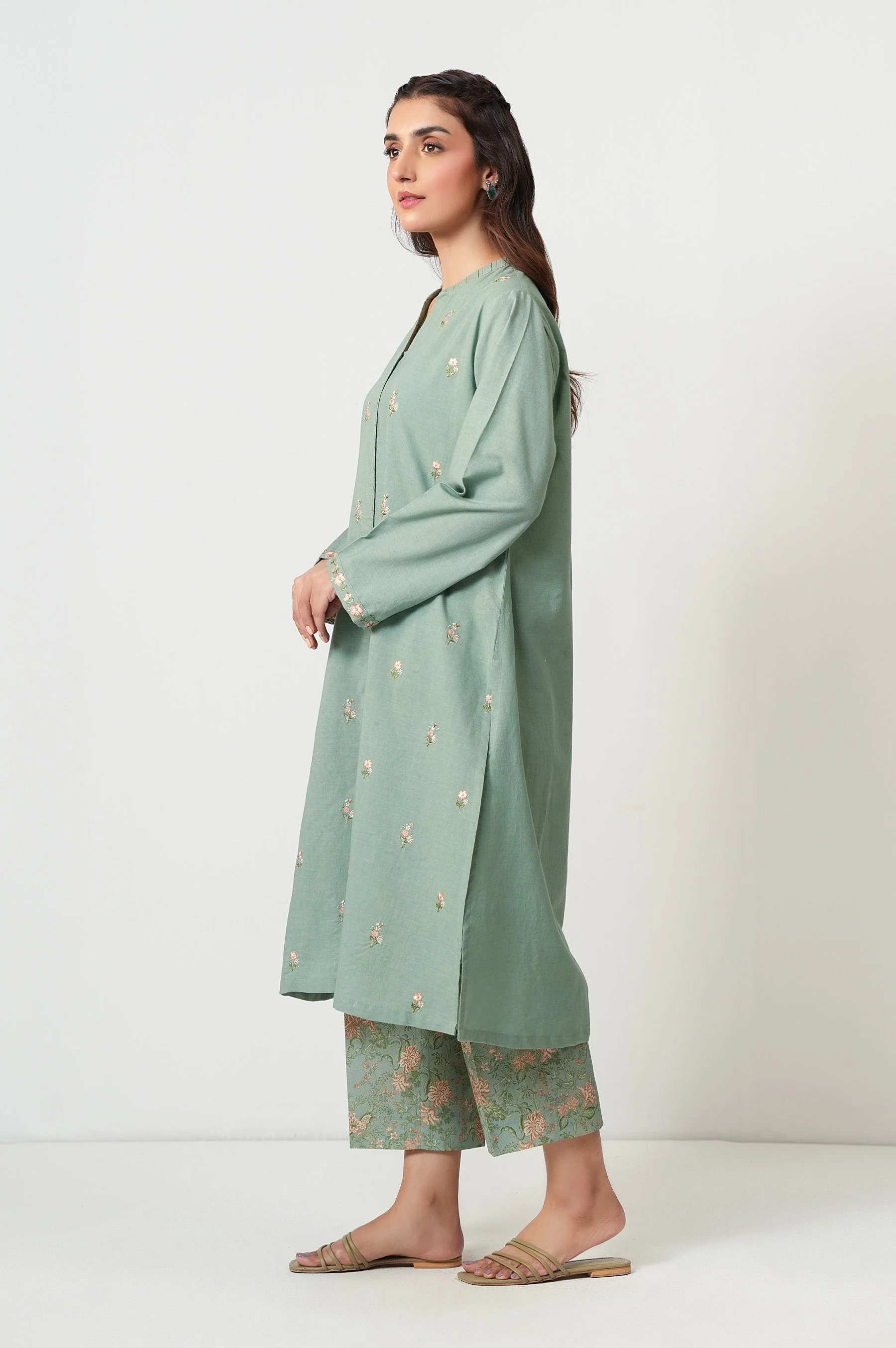 STITCHED EMBROIDERED CAMBRIC SHIRT BOTTOM (FACTORY E-OUTLET) - Image 3