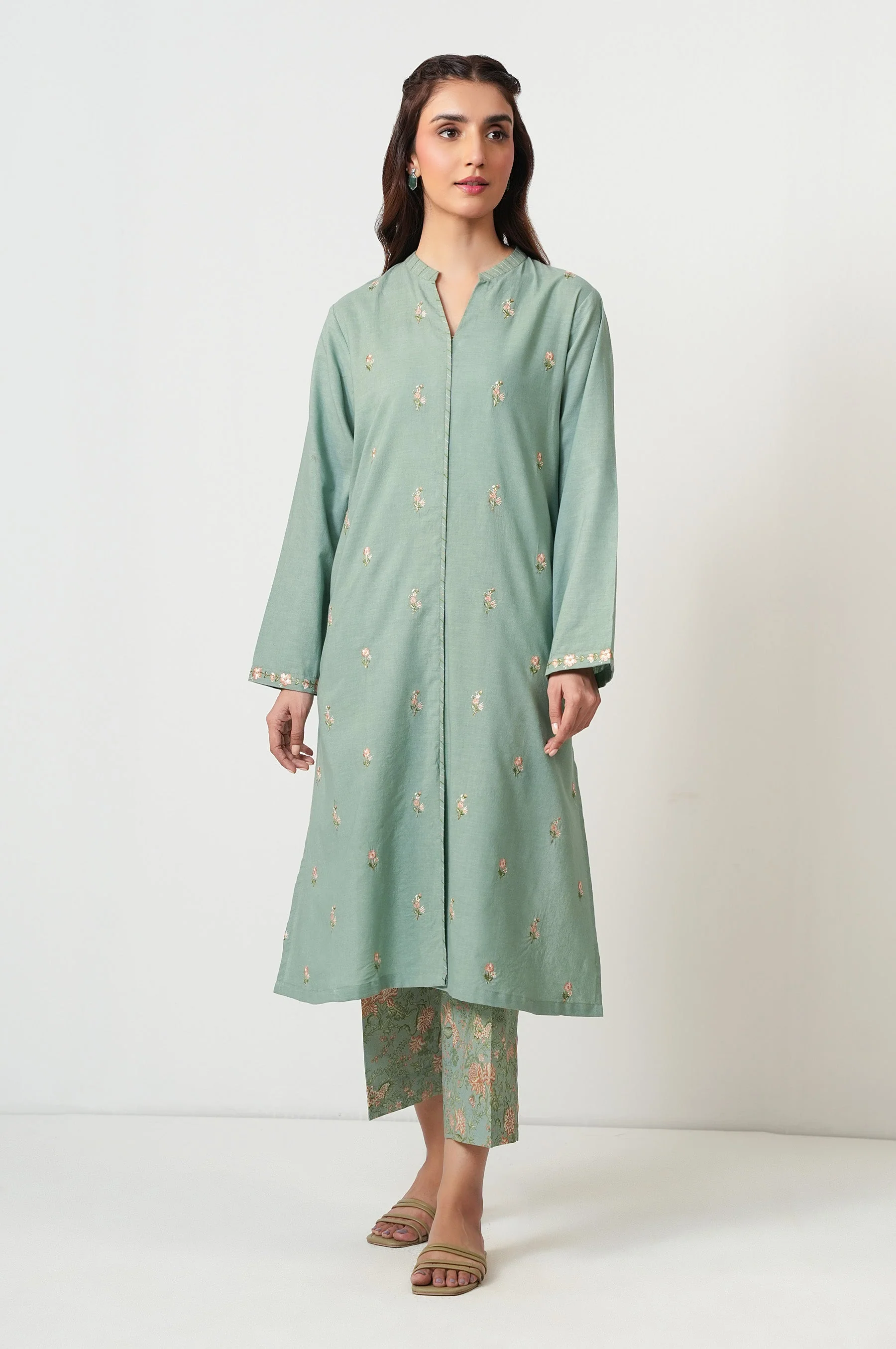 STITCHED EMBROIDERED CAMBRIC SHIRT BOTTOM (FACTORY E-OUTLET) - Image 6