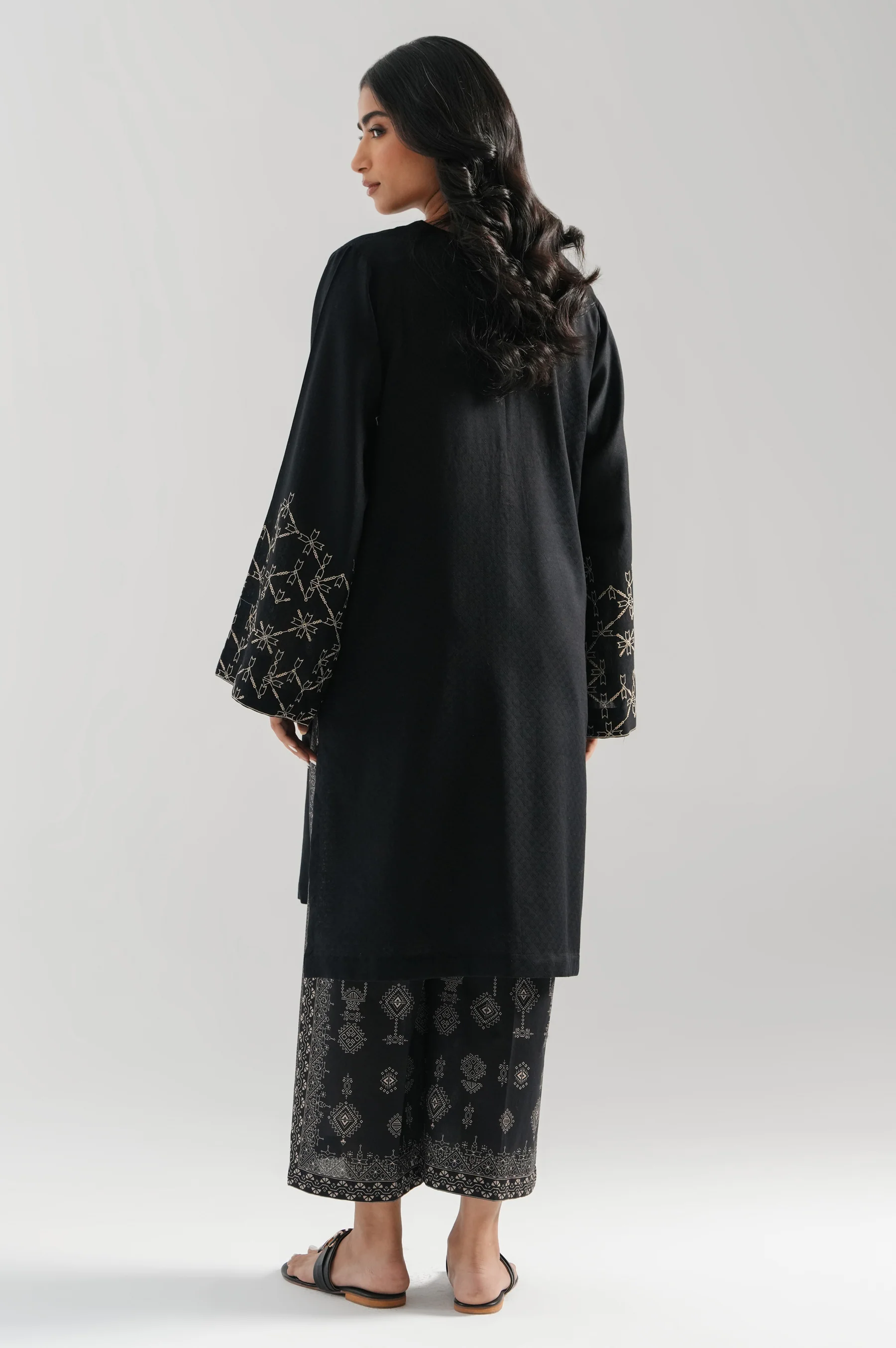 STITCHED EMBROIDERED DOBBY SHIRT BOTTOM - Image 5