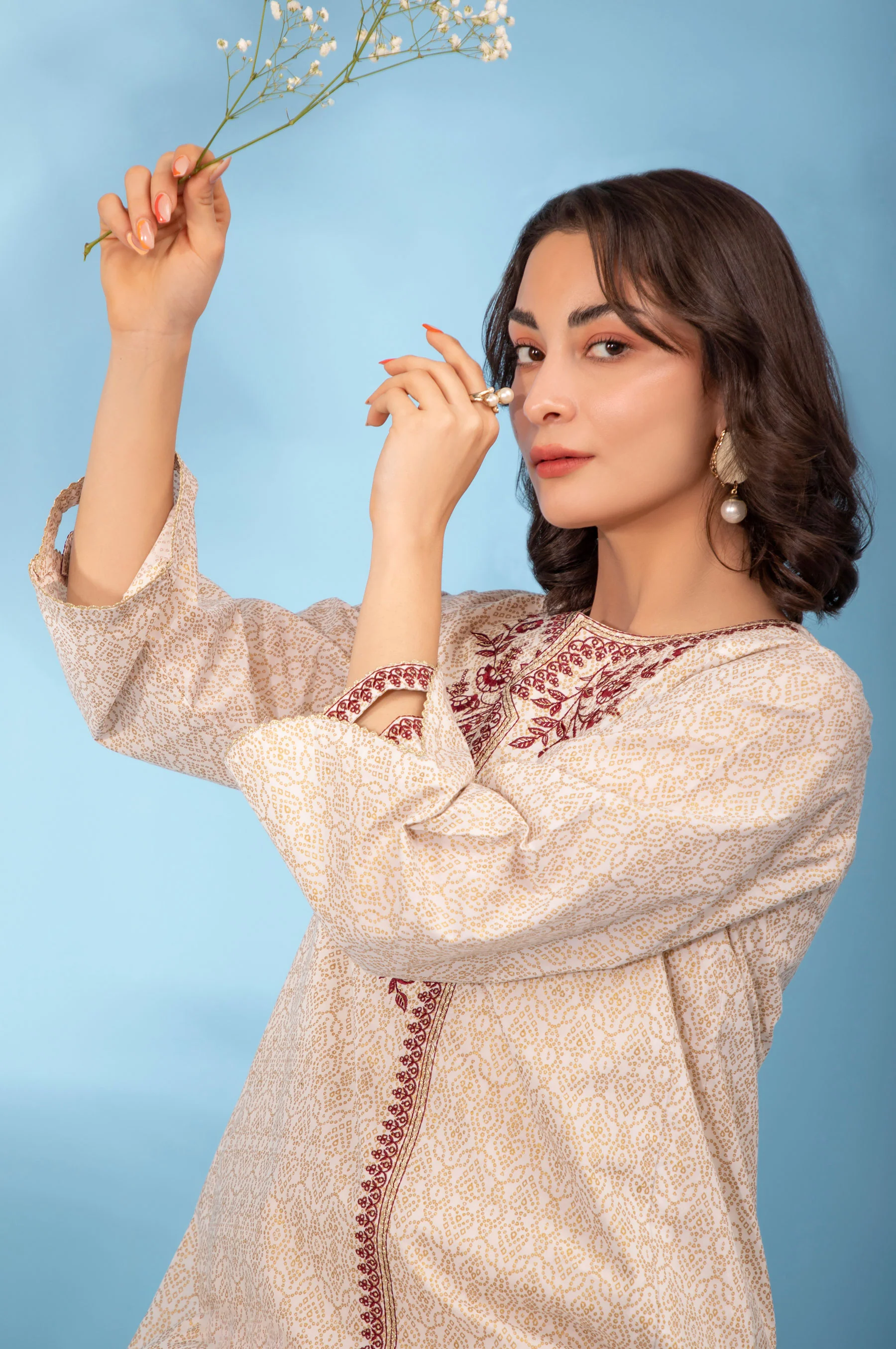 Stitched 2 Piece Embroidered Gold Paste Suit - Image 4