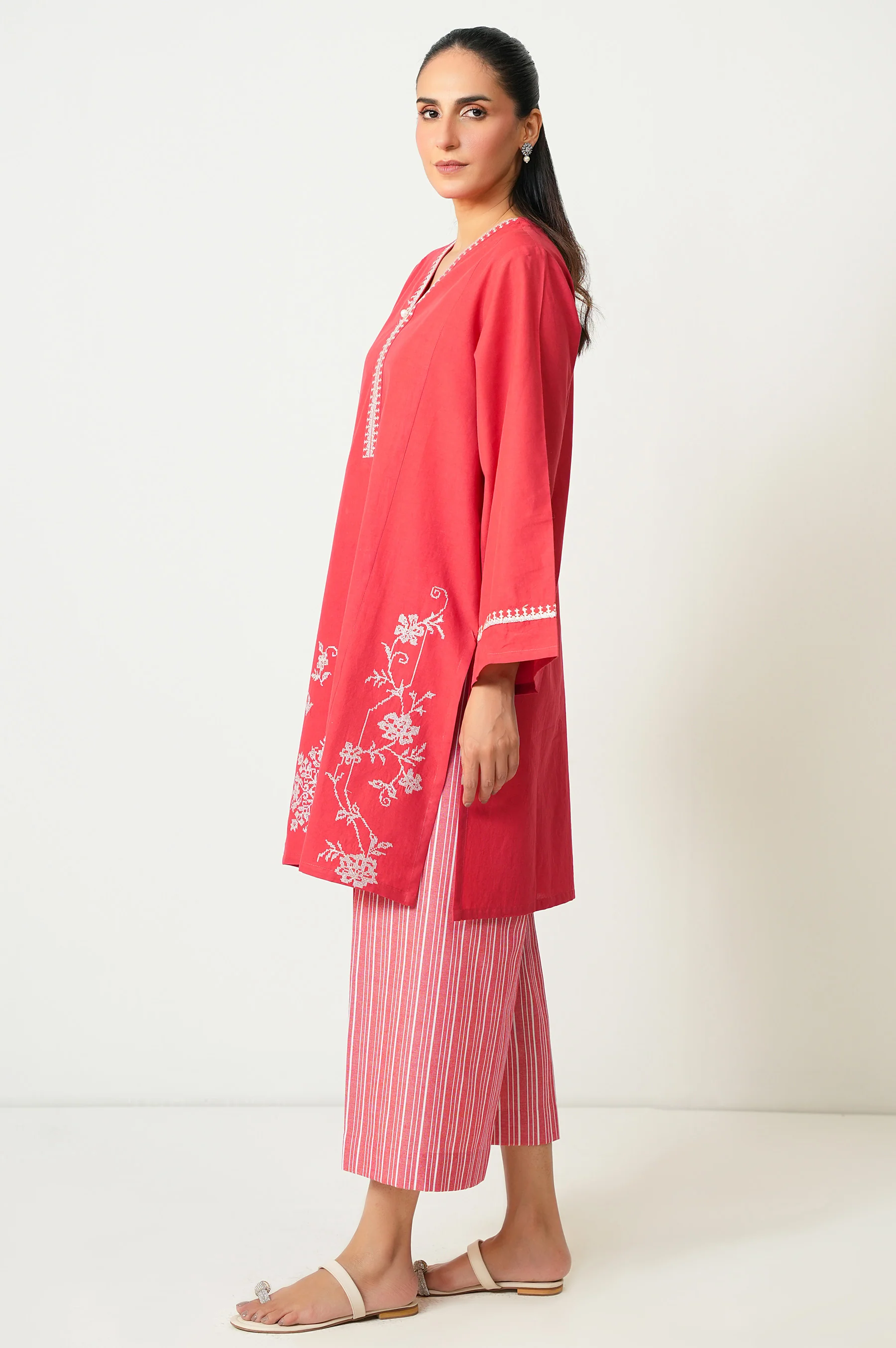 STITCHED EMBROIDERED CAMBRIC SHIRT BOTTOM - Image 4