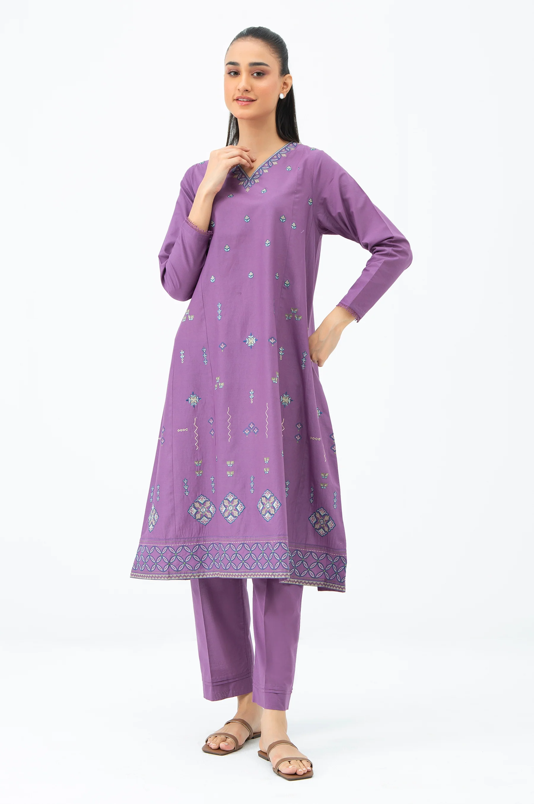 STITCHED EMBROIDERED CAMBRIC SHIRT BOTTOM - Image 3