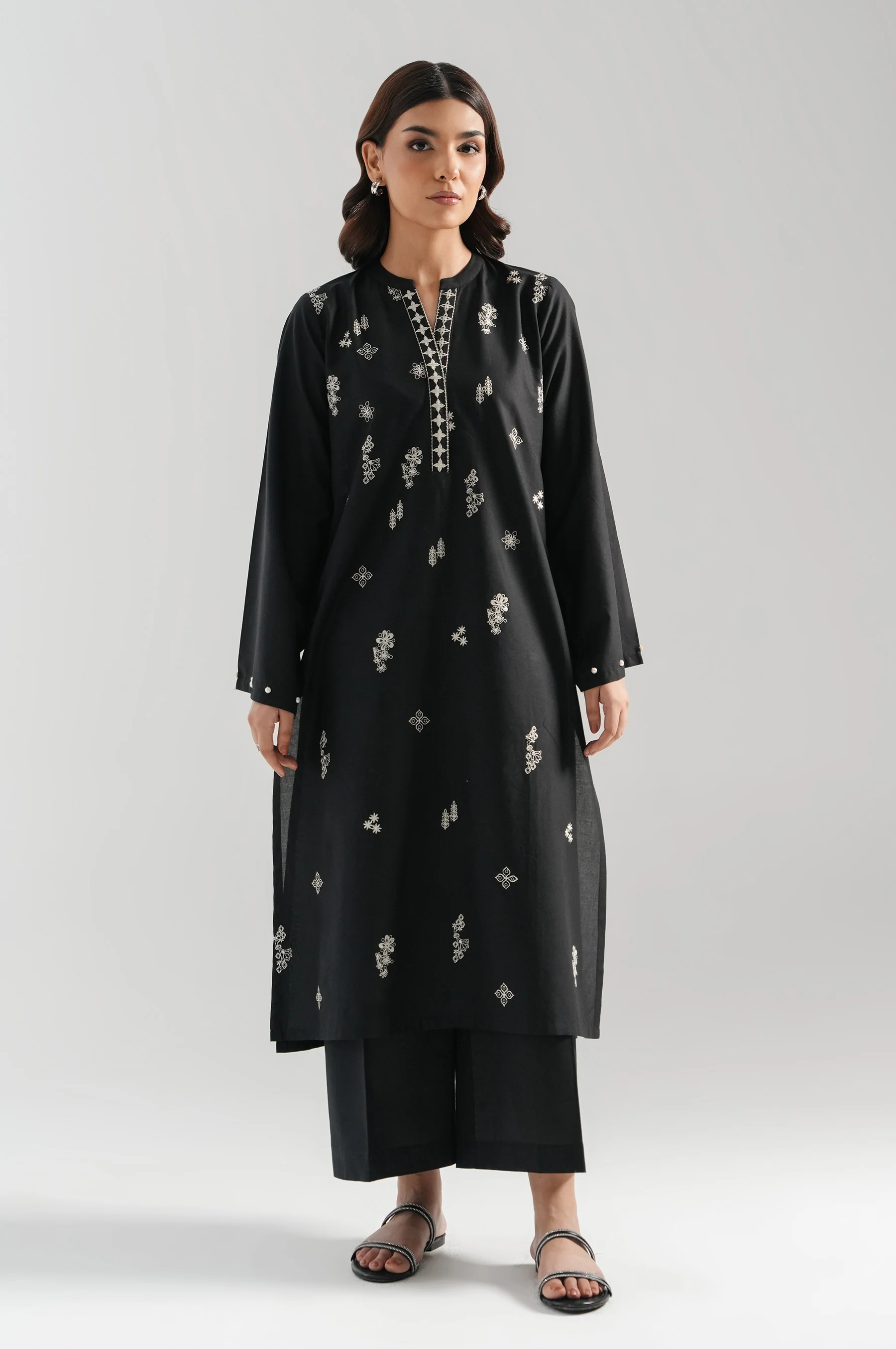 STITCHED EMBROIDERED CAMBRIC SHIRT BOTTOM