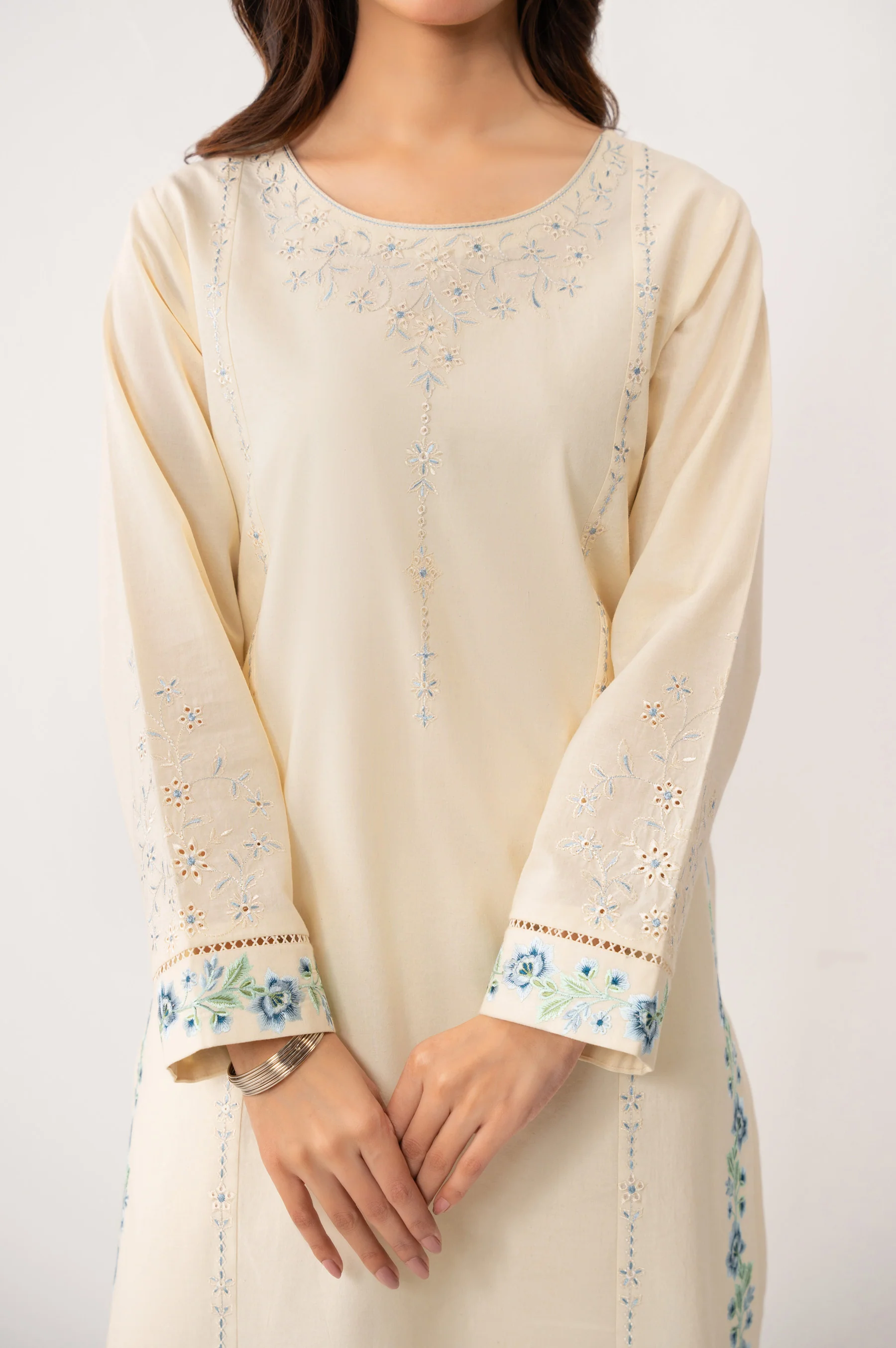 STITCHED EMBROIDERED CAMBRIC SHIRT BOTTOM - Image 6