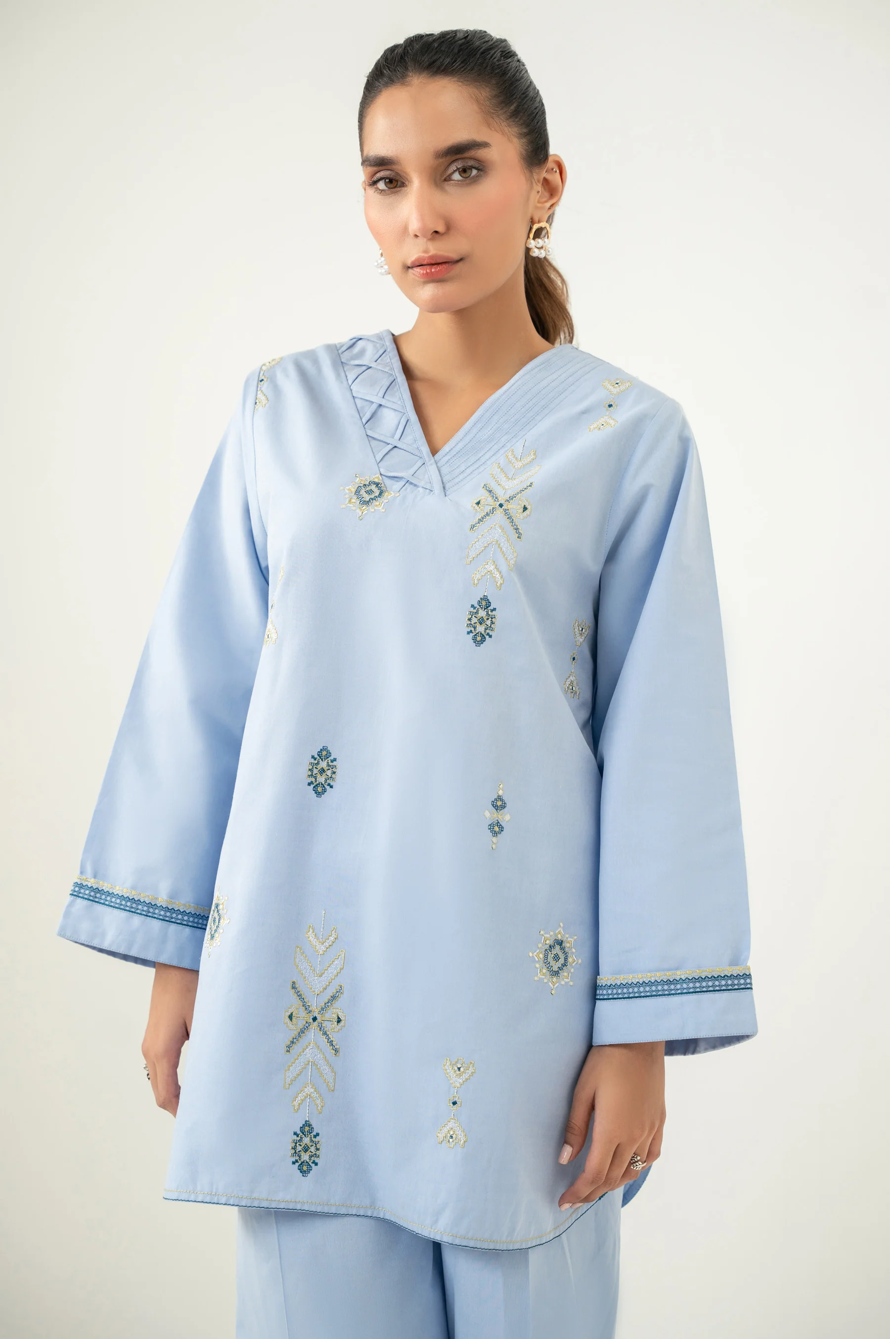 EMBROIDERED SUIT - Image 3