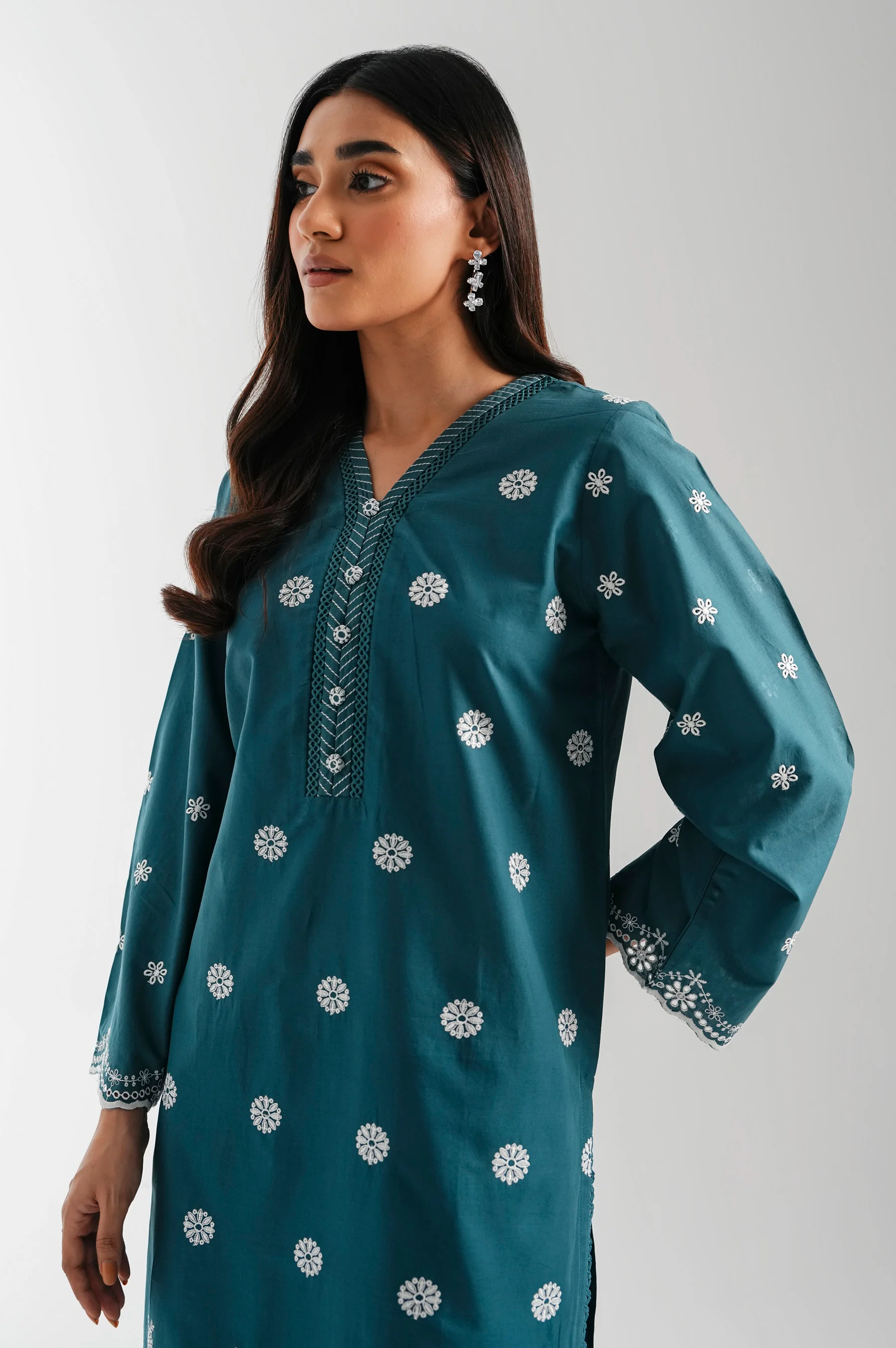 CHIKANKARI SUIT - Image 3