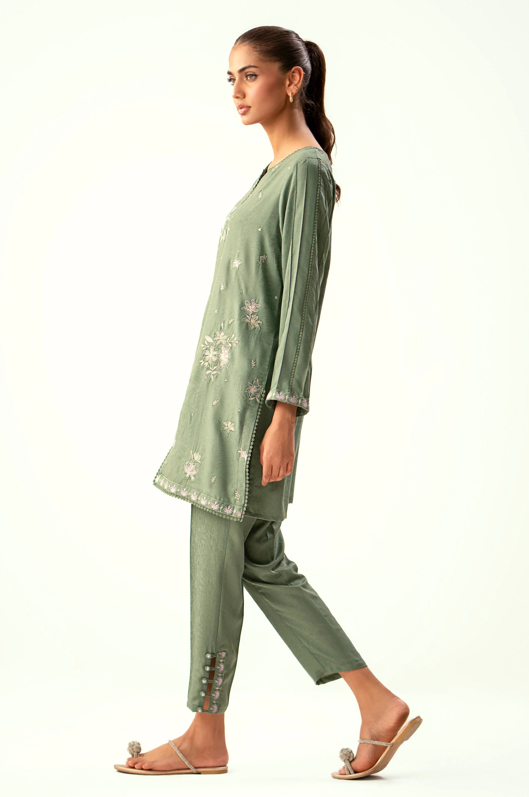 EMBROIDERED SUIT - Image 3
