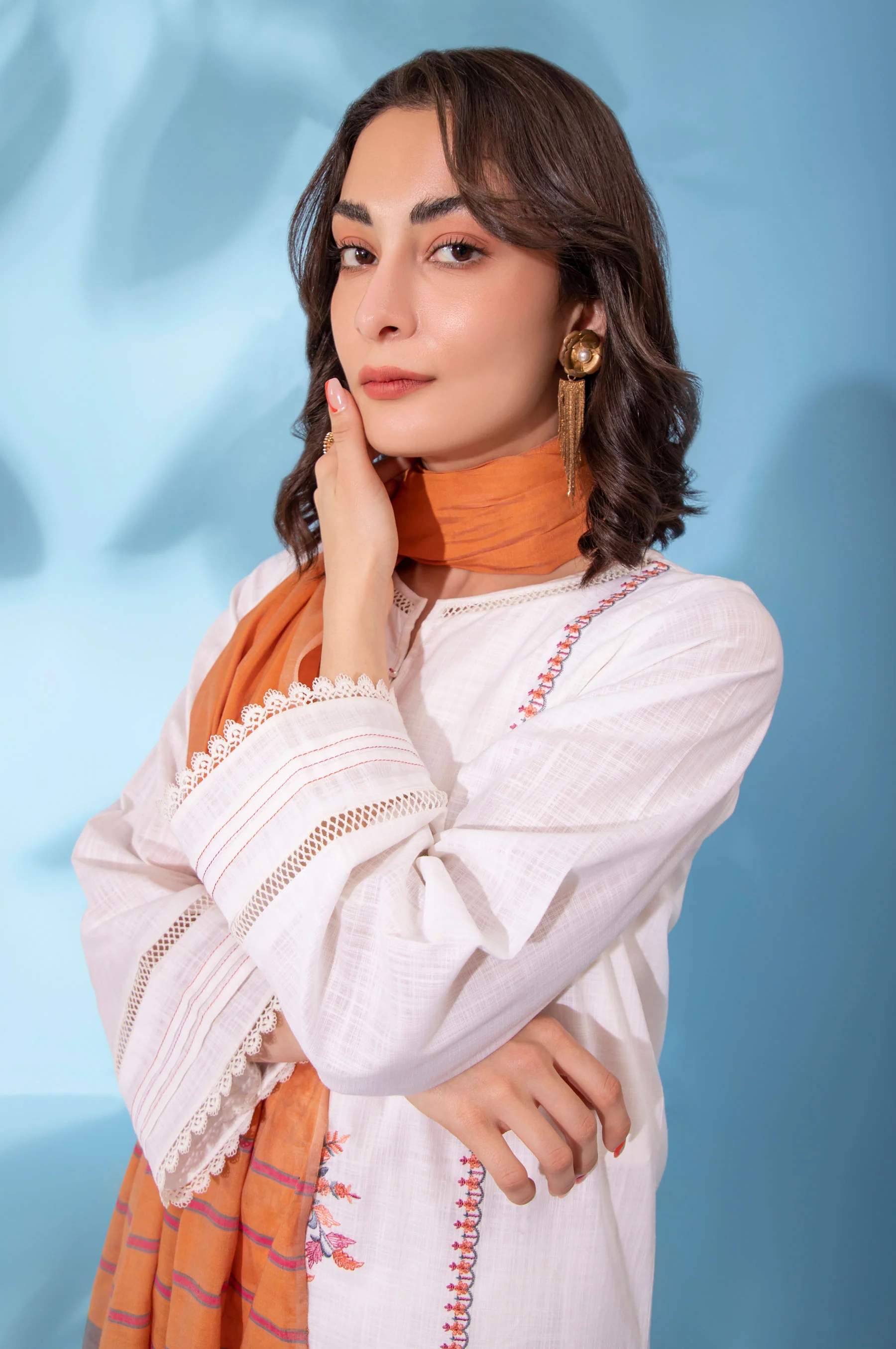 Stitched 2 Piece Embroidered Cotton Slub Suit - Image 4