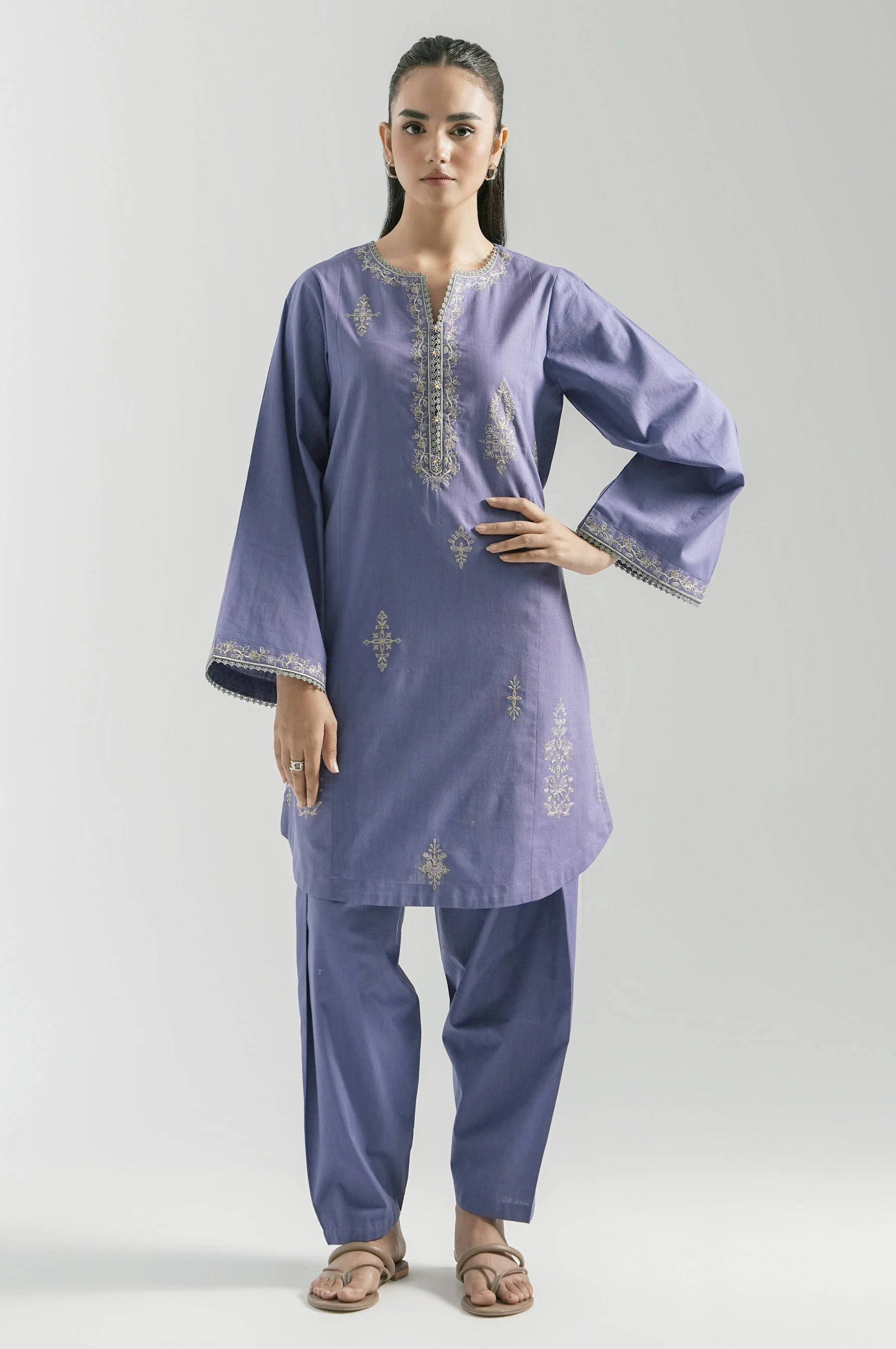 STITCHED EMBROIDERED SHIRT BOTTOM (FACTORY E-OUTLET)