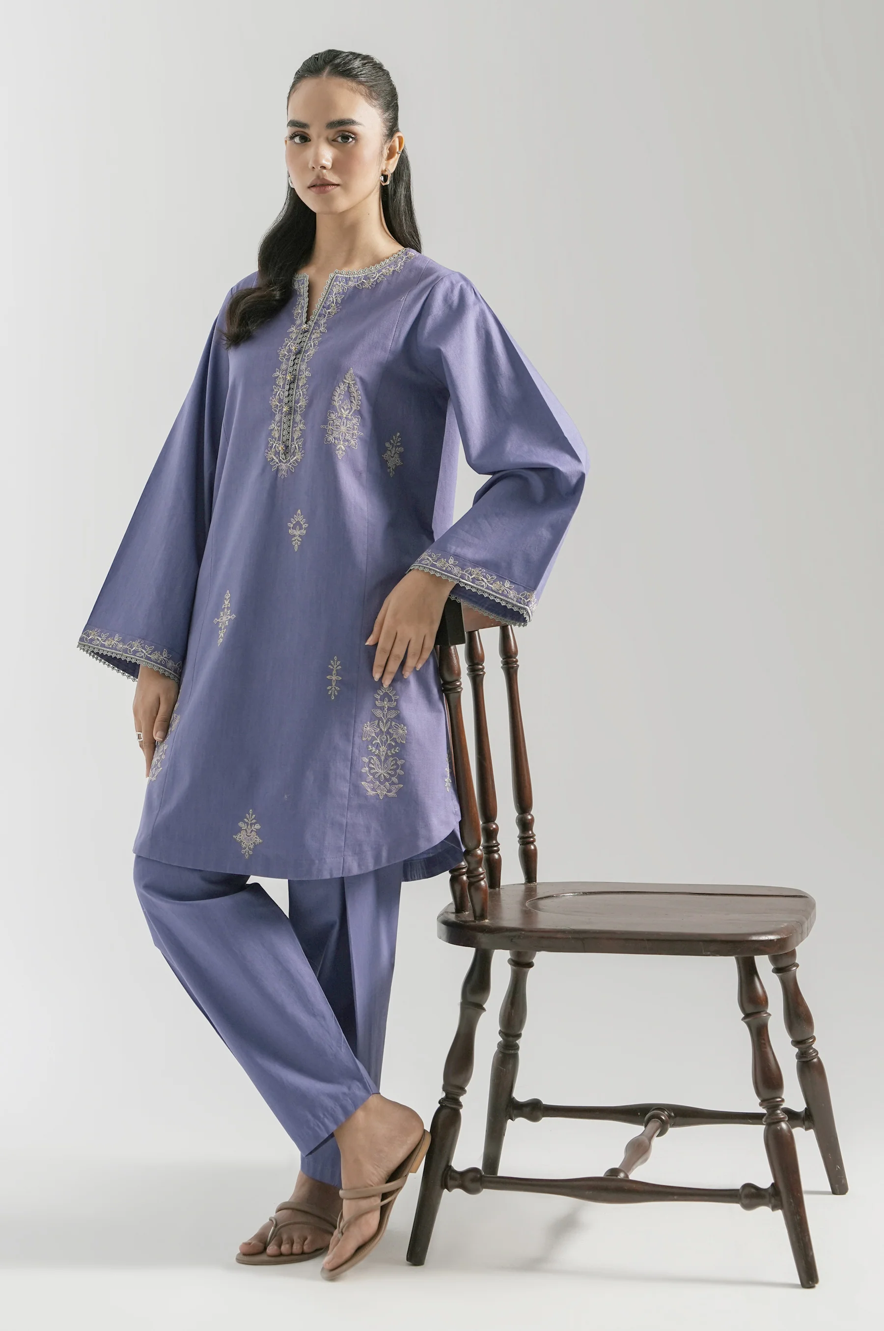 STITCHED EMBROIDERED COTTON SLUB SHIRT BOTTOM - Image 4