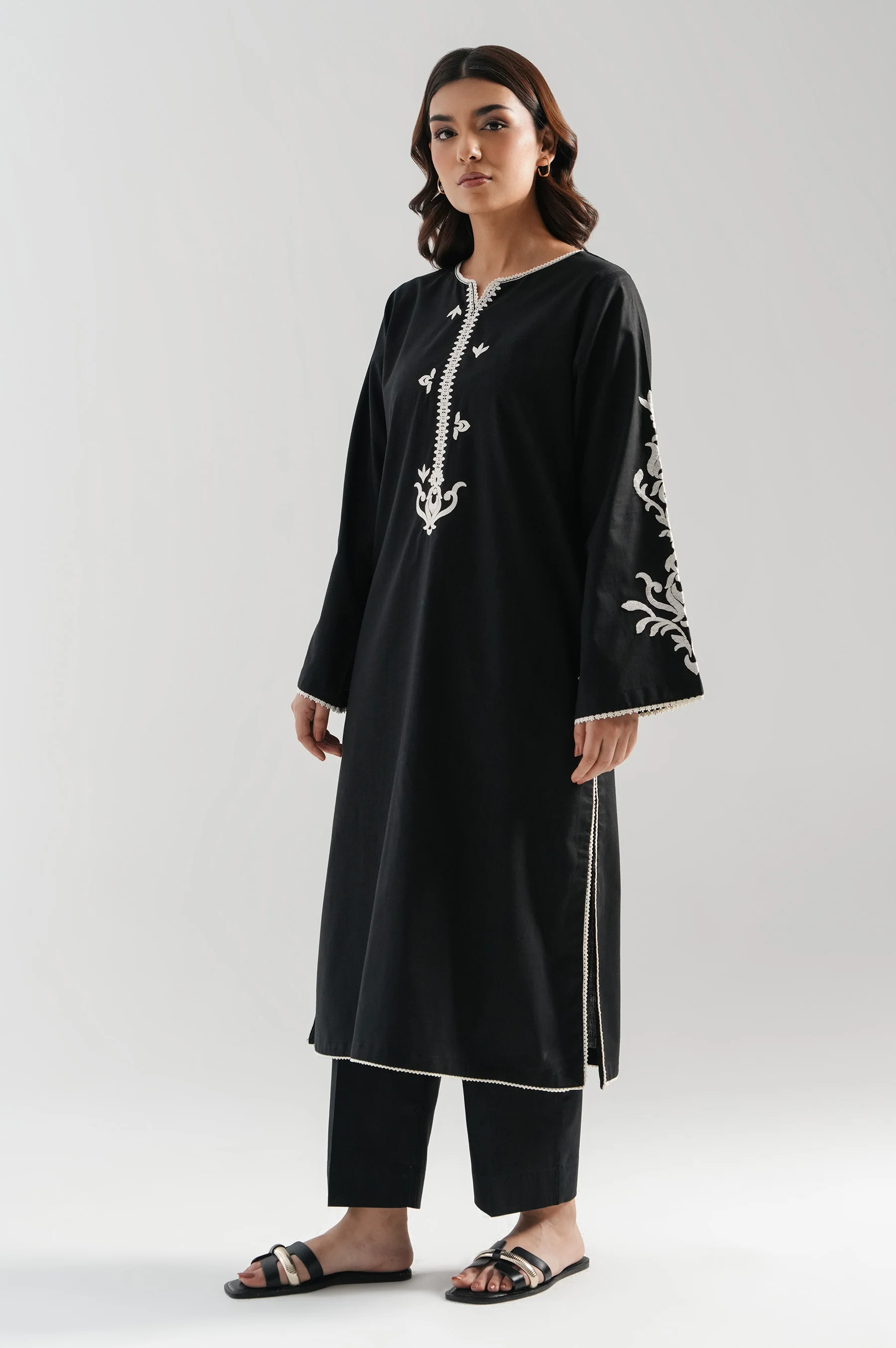 STITCHED EMBROIDERED COTTON SLUB SHIRT BOTTOM - Image 3